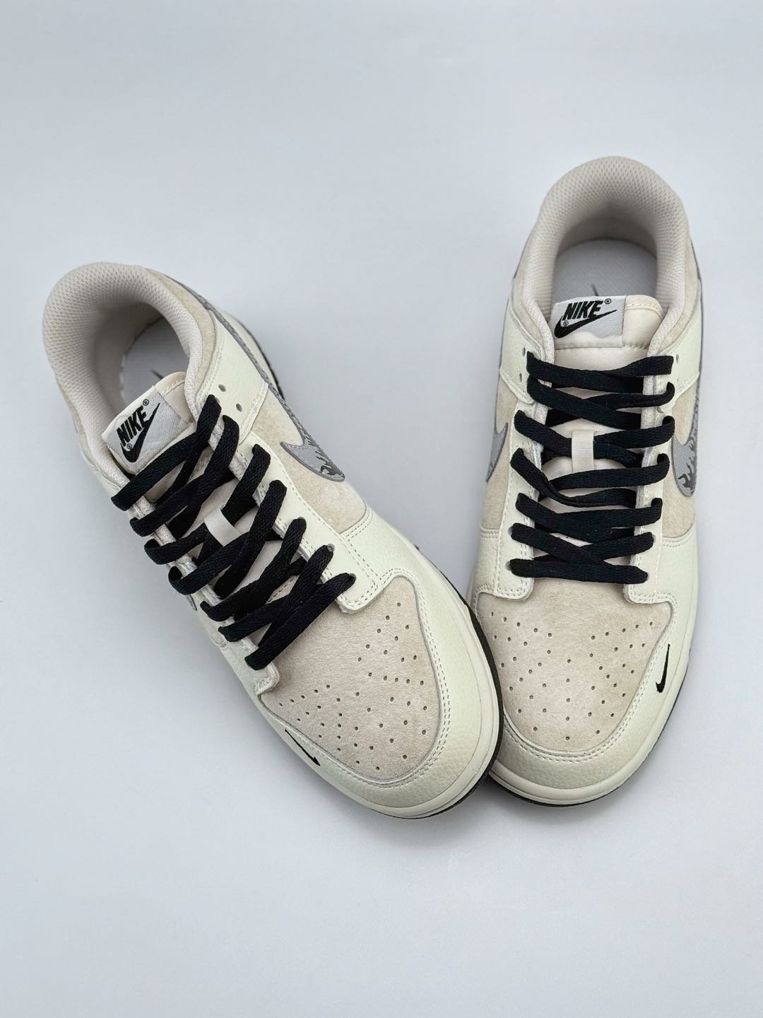 Nike SB Dunk Low x UNDEFEATED 白黑小钩火焰涂鸦  DJ2024-068