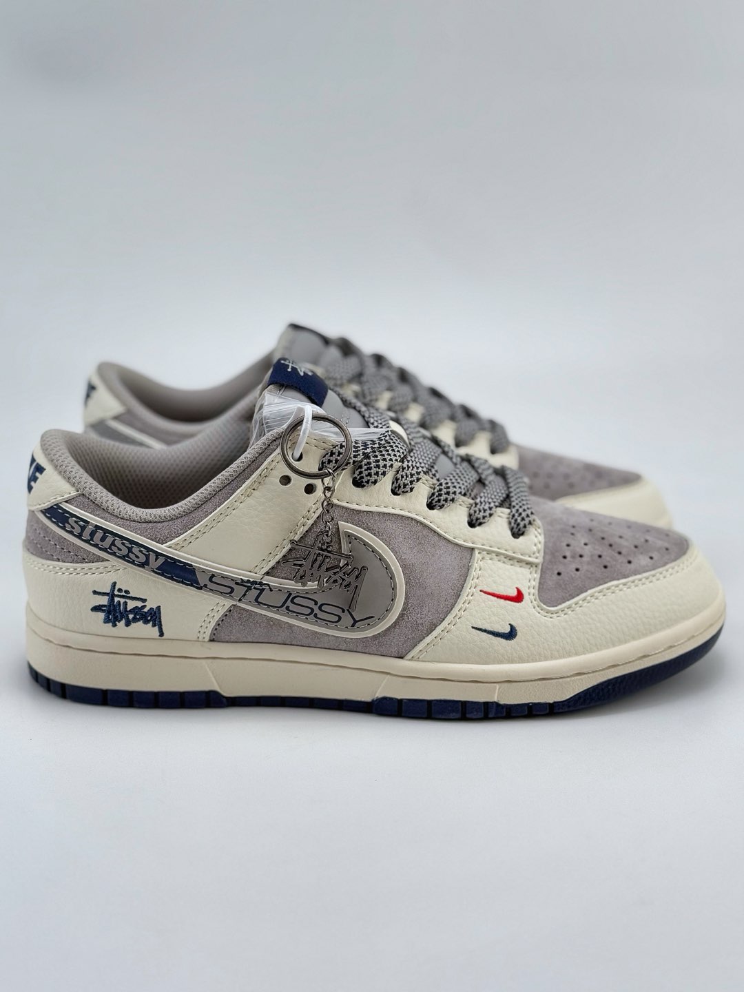 Nike SB Dunk Low x Stussy 米灰双钩满天星  DM6868-009