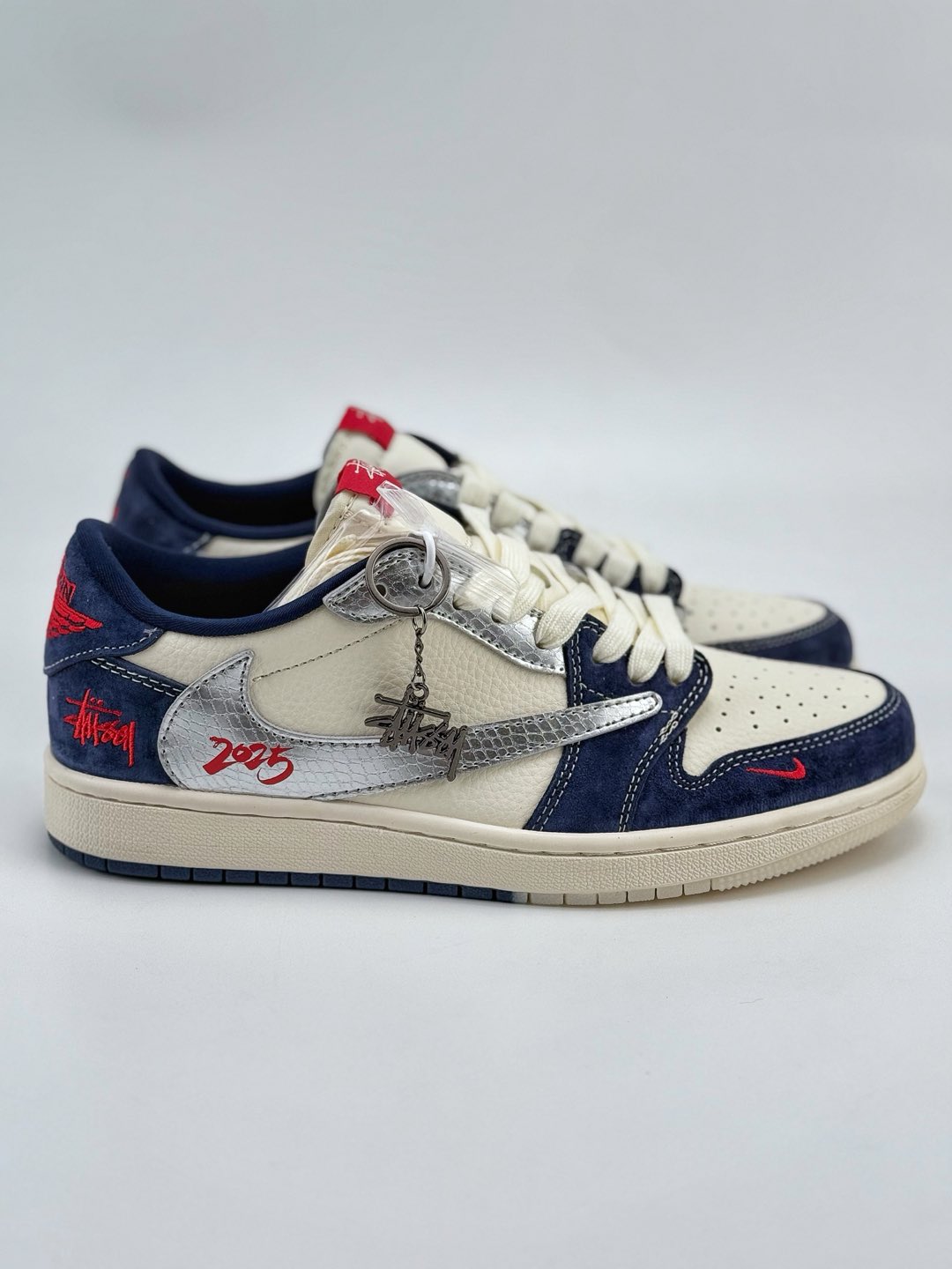 Travis Scott x Nike Air Jordan 1 Low x Stussy Air Jordan 1 Low 反转米蓝银钩倒钩 DM9288-008