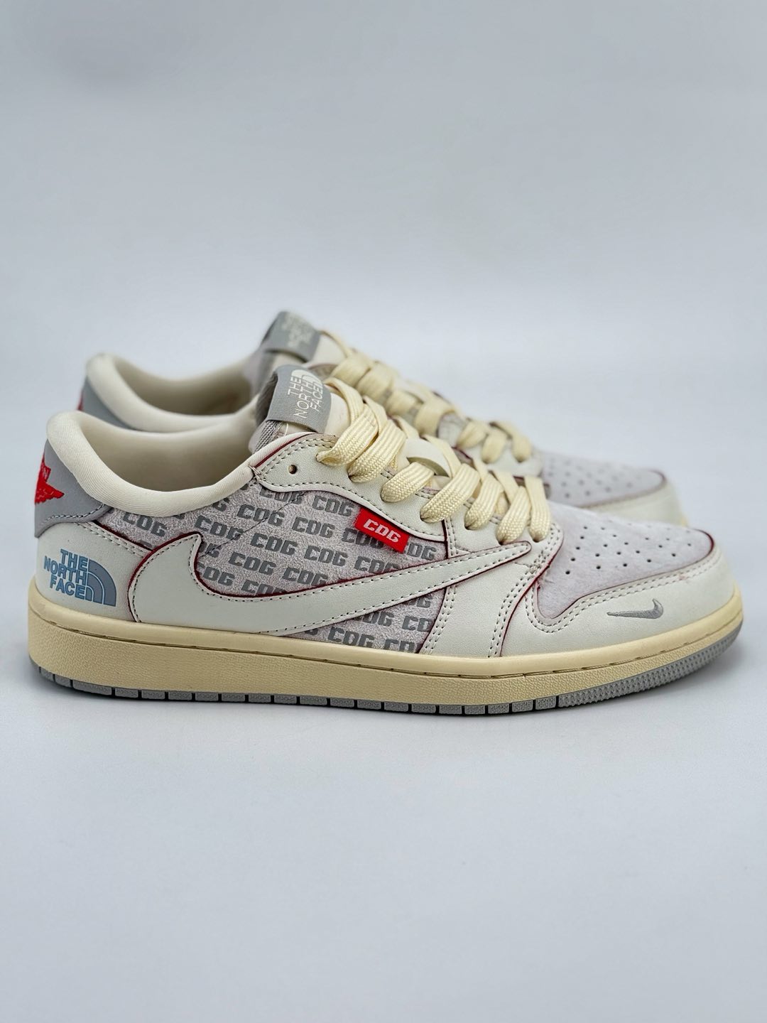 Travis Scott x Nike Air Jordan 1 Low x The North Face x CDG Air Jordan 1 Low 反转米小钩倒钩 AG3702-808
