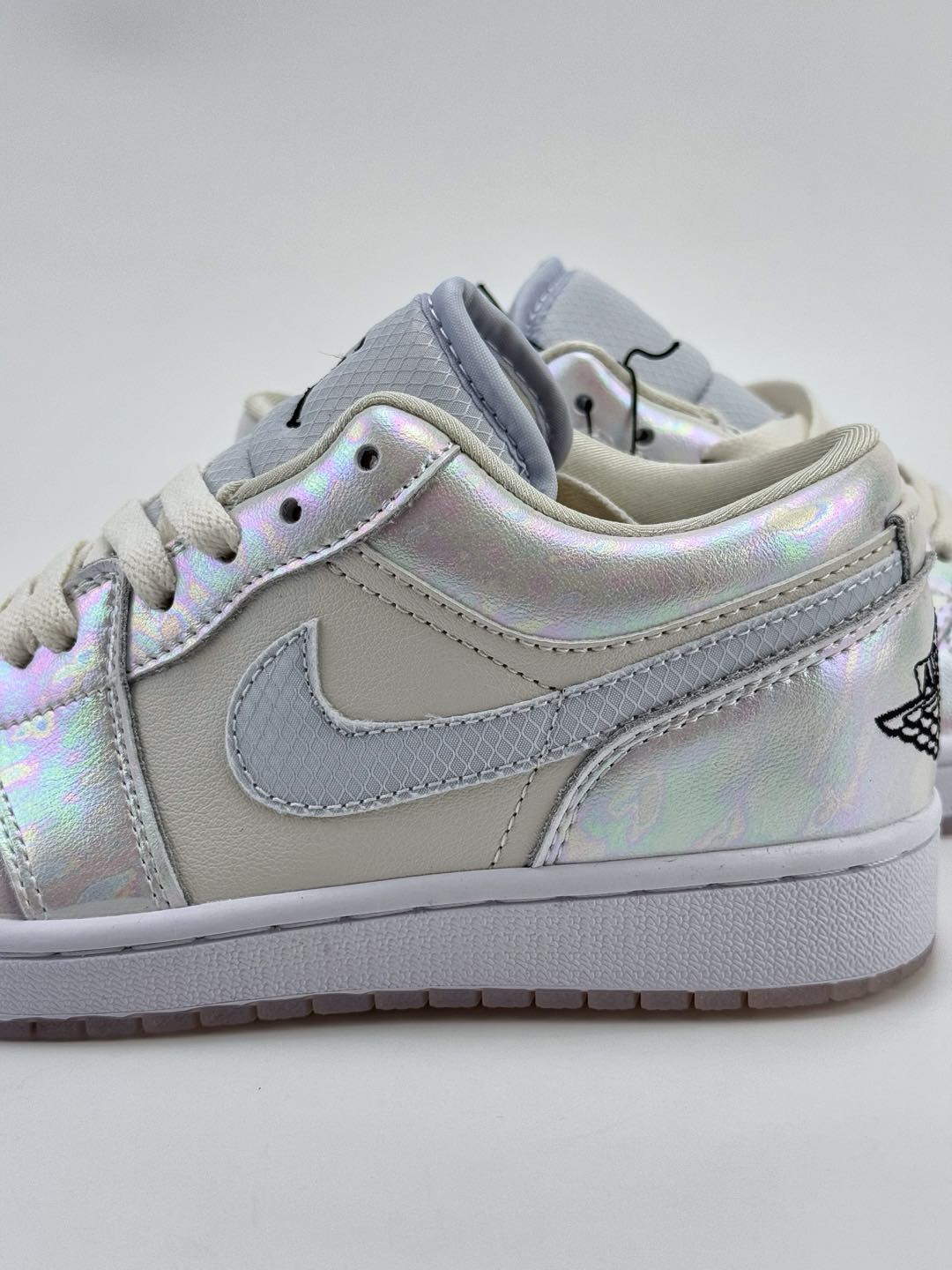 Air Jordan 1 Retro Low WMNS CNY 蛇年限定 白镭射 9