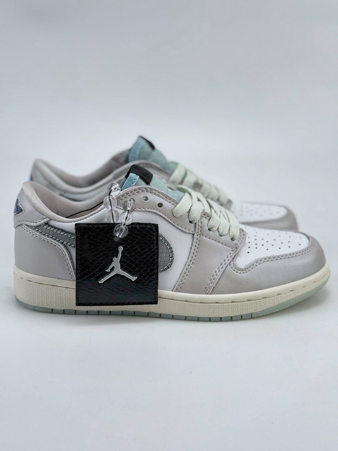 Air Jordan 1 Retro Low OG Year of the Snake/CNY White GreyOfficial - Comprehensive 4