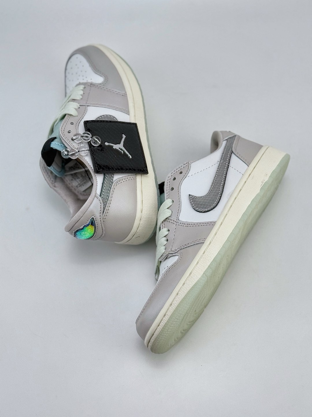 Air Jordan 1 Retro Low OG Year of the Snake/CNY White GreyOfficial - Comprehensive 3