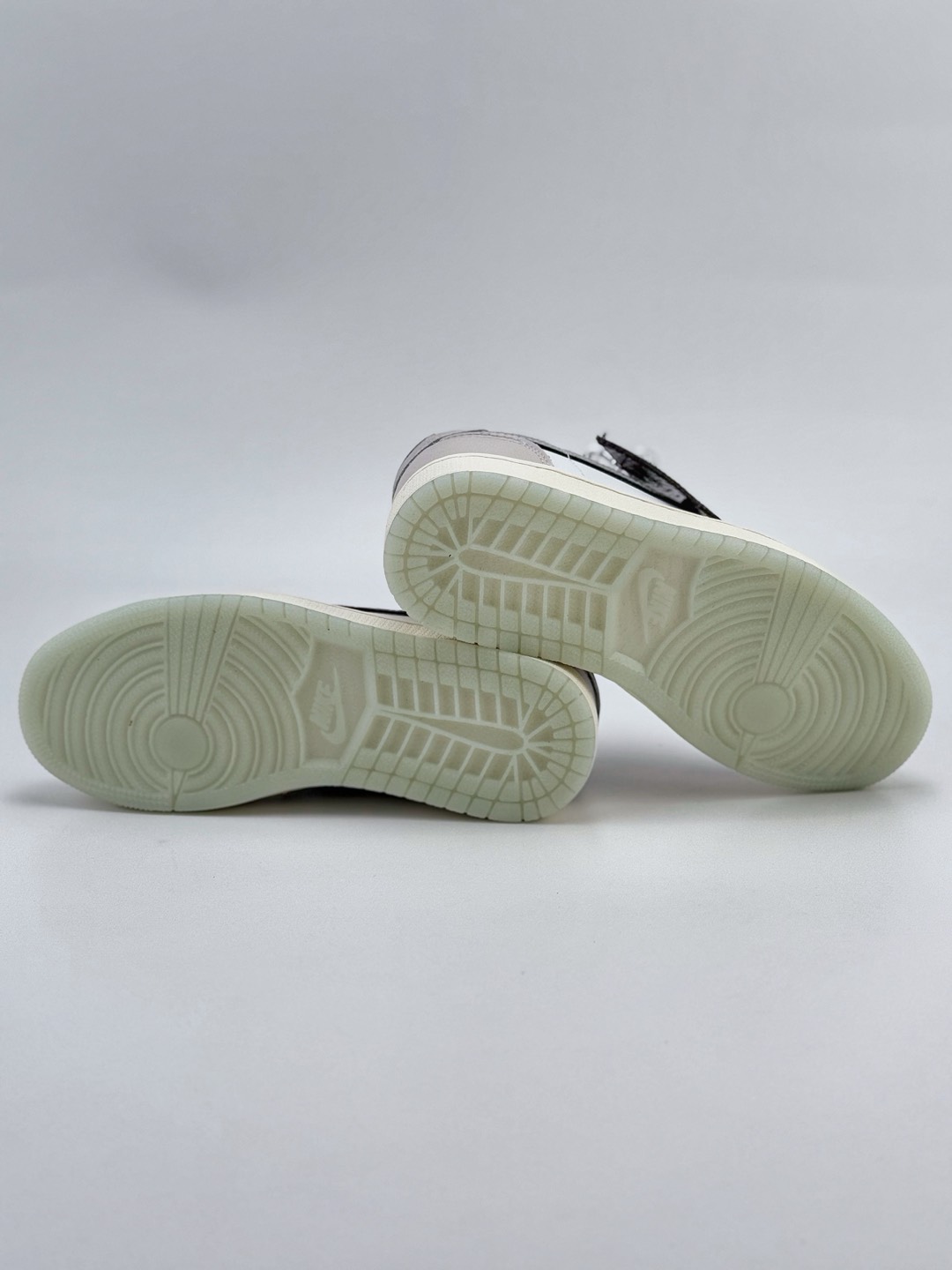 Air Jordan 1 Retro Low OG Year of the Snake/CNY White GreyOfficial - Comprehensive 6