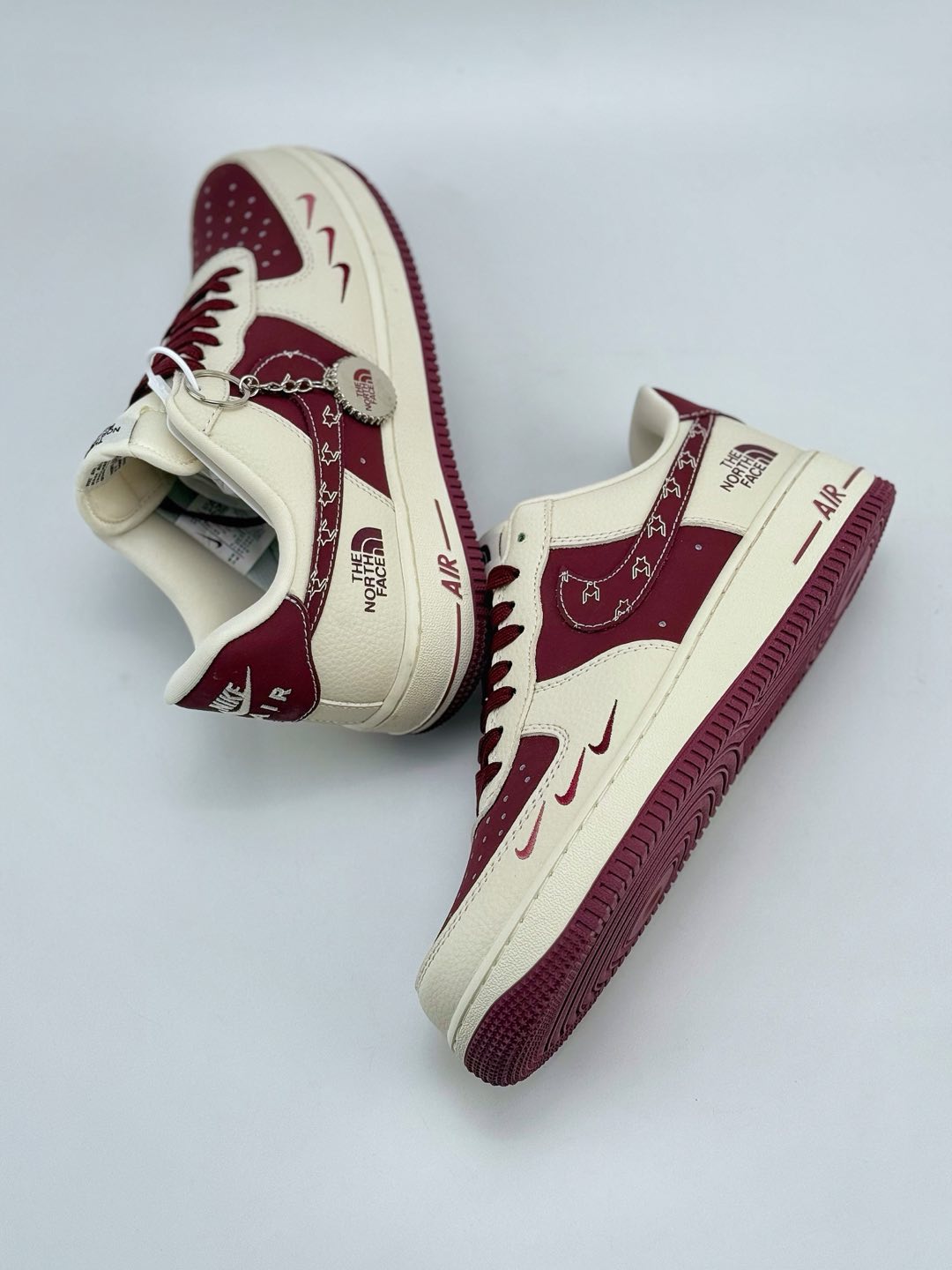 Nike Air Force 1 Low 07 x The North Face 白酒红三小钩  KK1988-042