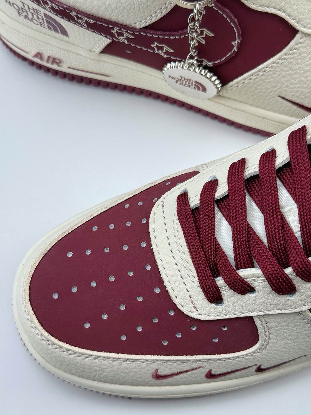 Nike Air Force 1 Low 07 x The North Face 白酒红三小钩  KK1988-042