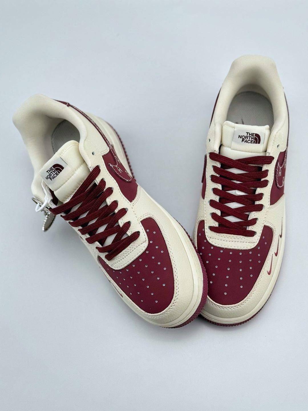 Nike Air Force 1 Low 07 x The North Face 白酒红三小钩  KK1988-042