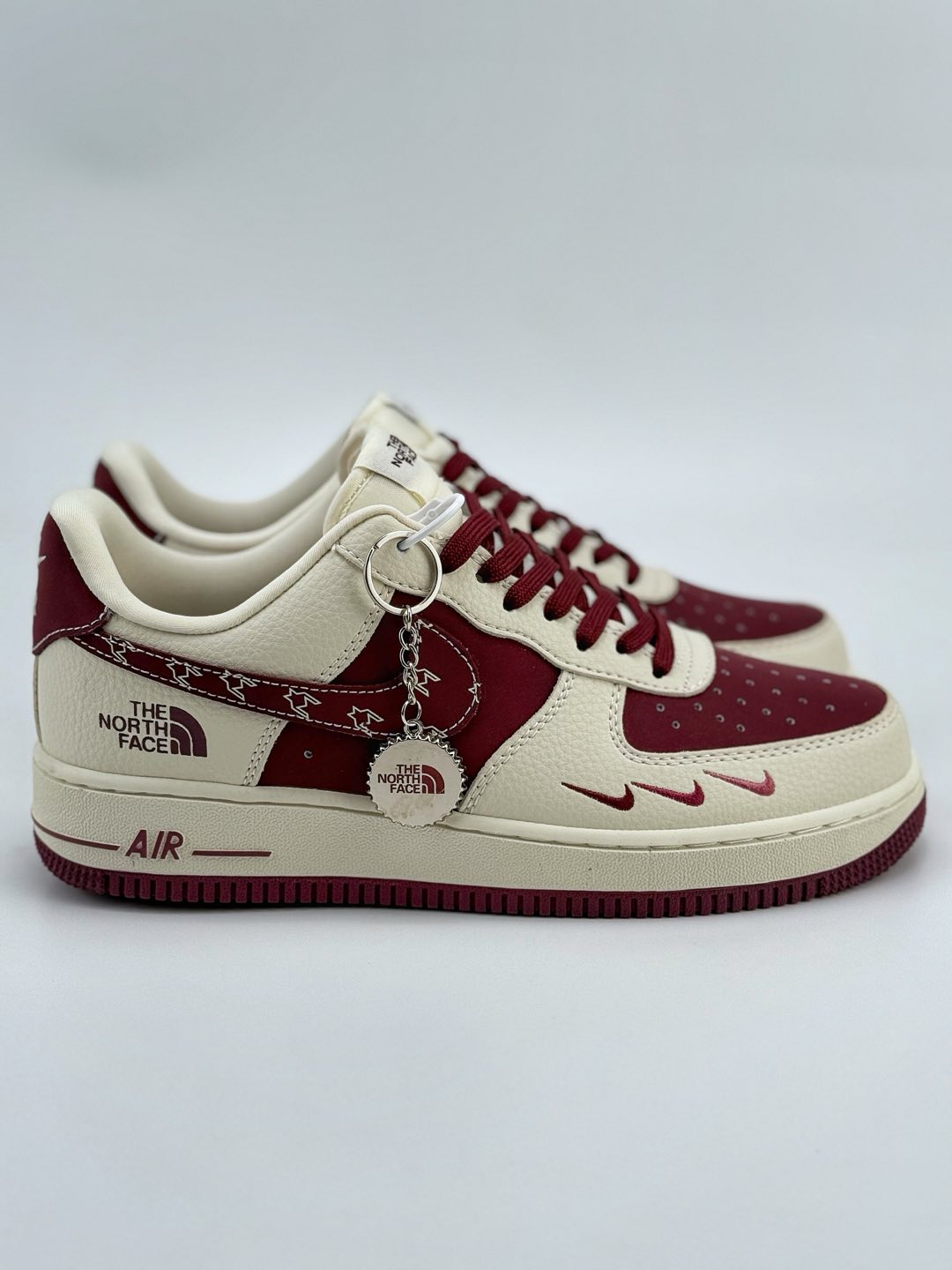 Nike Air Force 1 Low 07 x The North Face 白酒红三小钩  KK1988-042