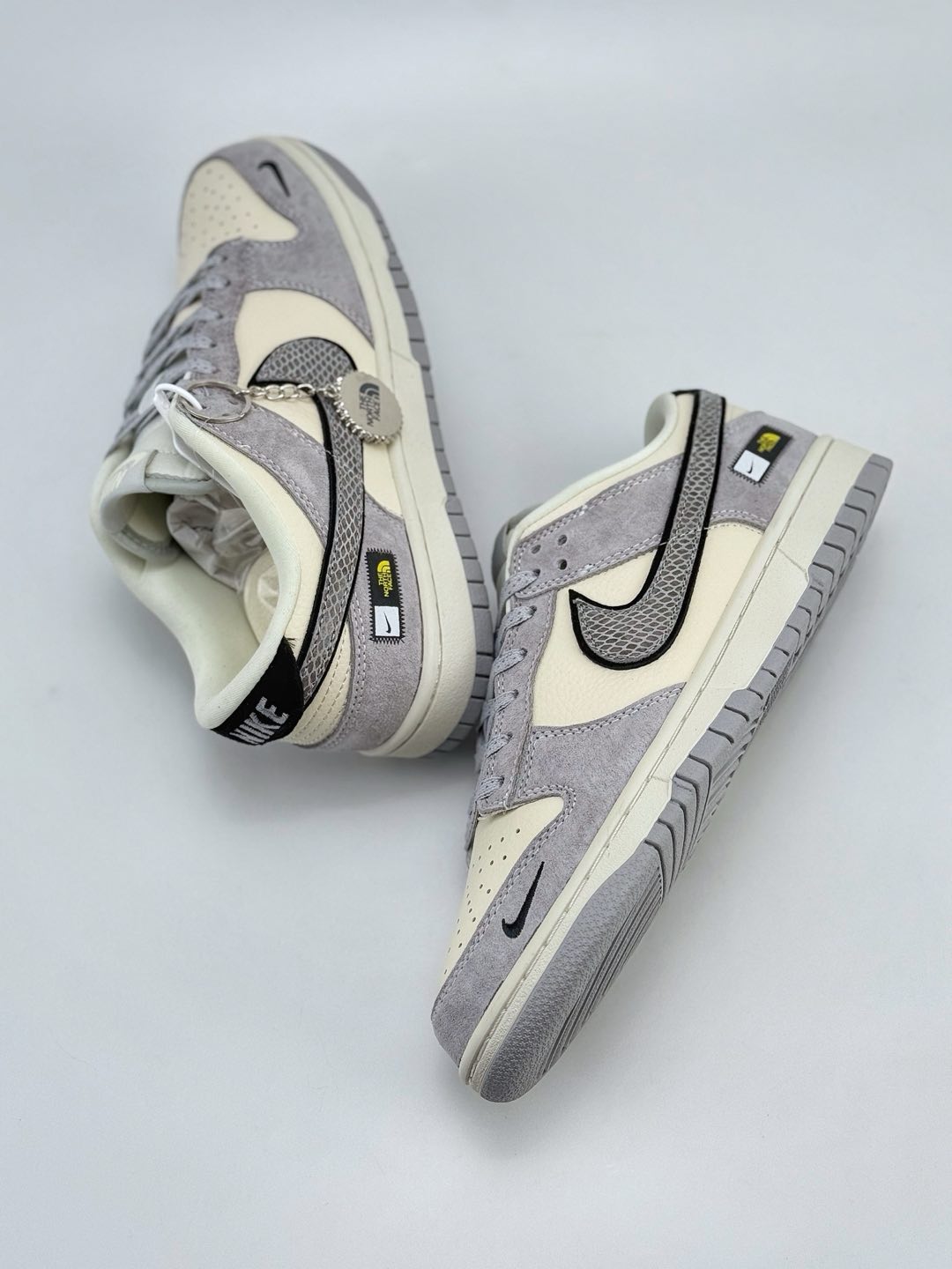 Nike SB Dunk Low x The North Face 白灰小钩满天星  KK1333-019