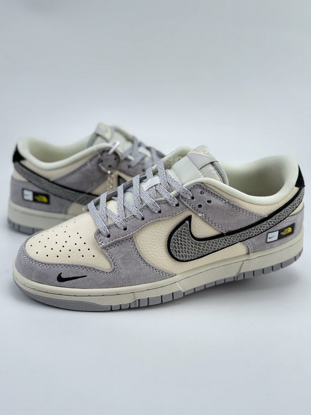 Nike SB Dunk Low x The North Face 白灰小钩满天星  KK1333-019