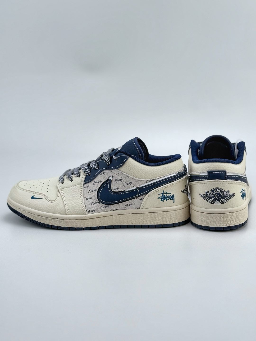 Air Jordan 1 Retro Low x Stussy 白蓝小钩满天星 XF8698-032