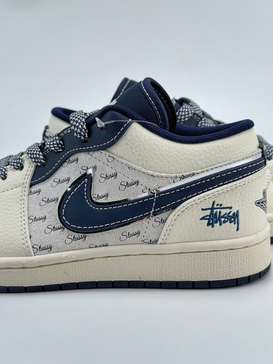 Air Jordan 1 Retro Low x Stussy 白蓝小钩满天星 XF8698-032