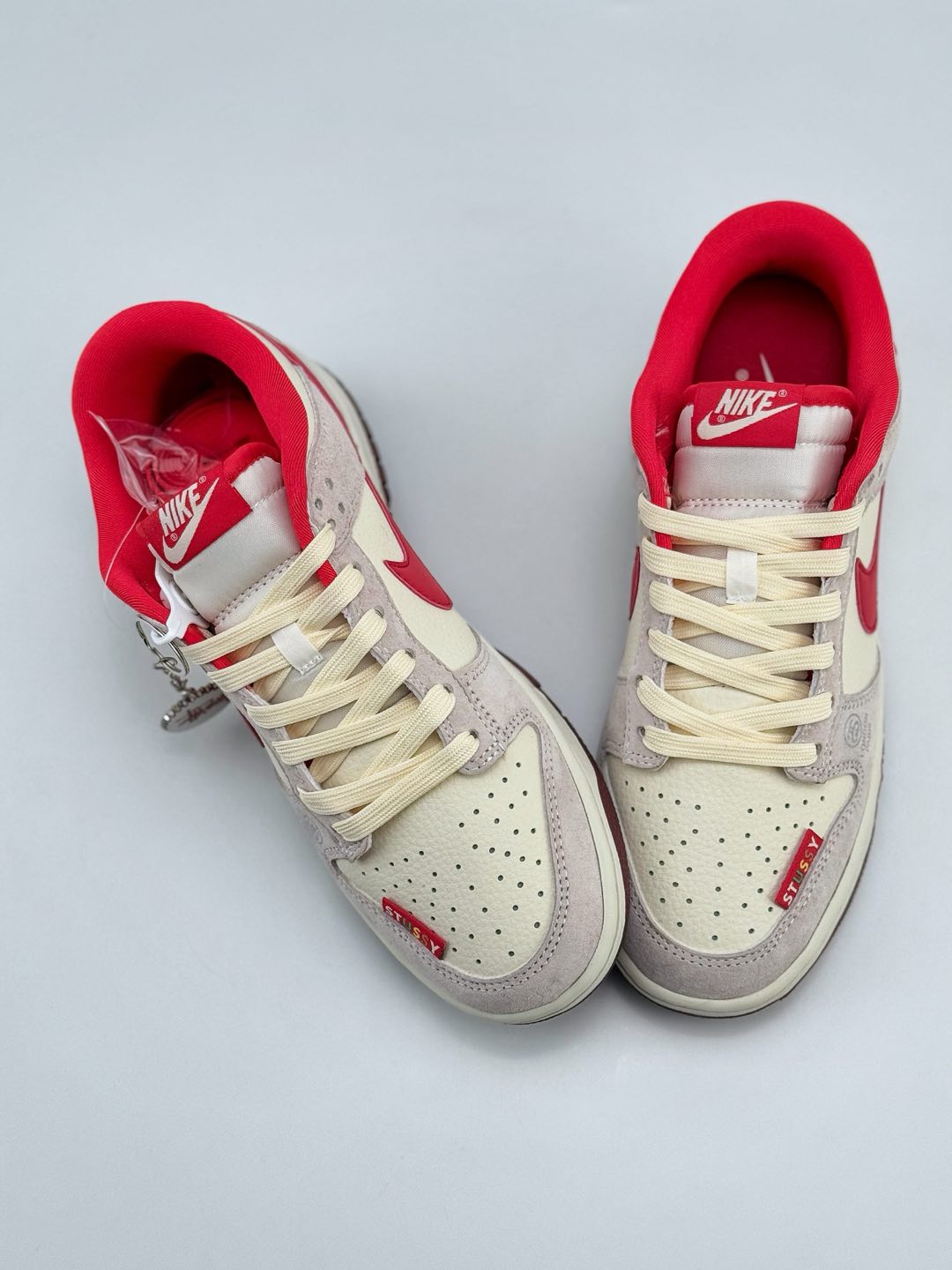 Nike SB Dunk Low x Stussy 米灰红  KK1333-021