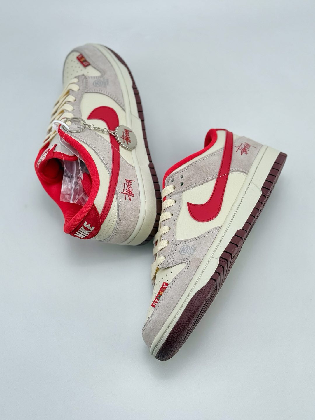 Nike SB Dunk Low x Stussy 米灰红  KK1333-021