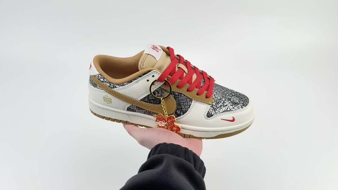 Appreciation of High Definition Videos 👏🏿Nike SB Dunk Low Year of the S - Comprehensive