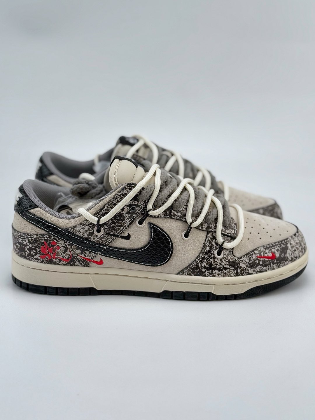 Nike SB Dunk Low 蛇年限定 白黑蟒纹小钩绑带 YX5066-273