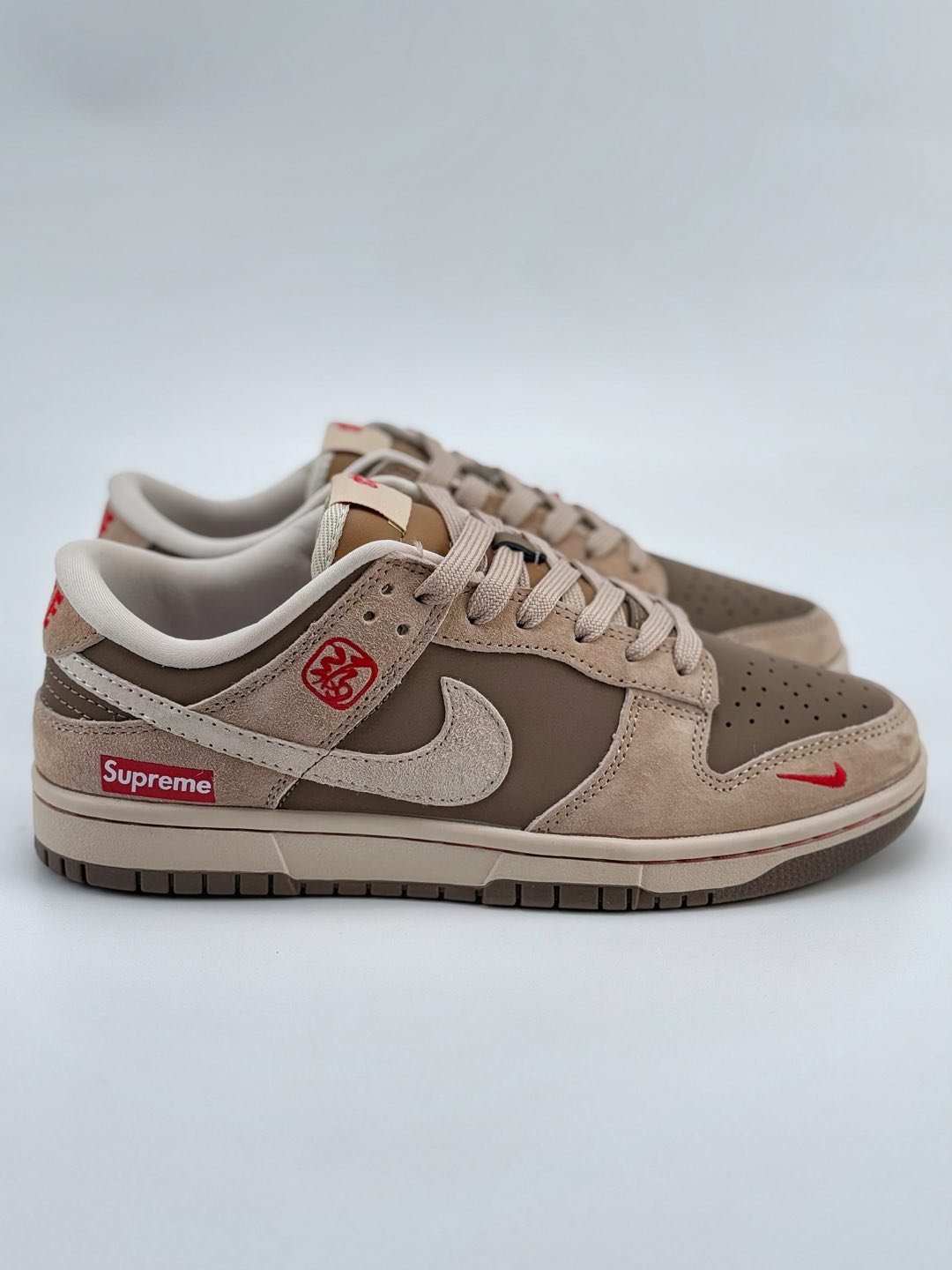 Nike SB Dunk Low x Supreme 蛇年限定 棕红小钩  AG3702-851