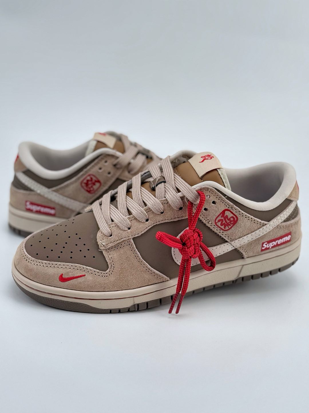 Nike SB Dunk Low x Supreme 蛇年限定 棕红小钩  AG3702-851