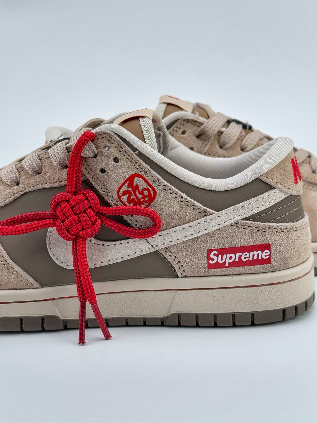 Nike SB Dunk Low x Supreme 蛇年限定 棕红小钩  AG3702-851