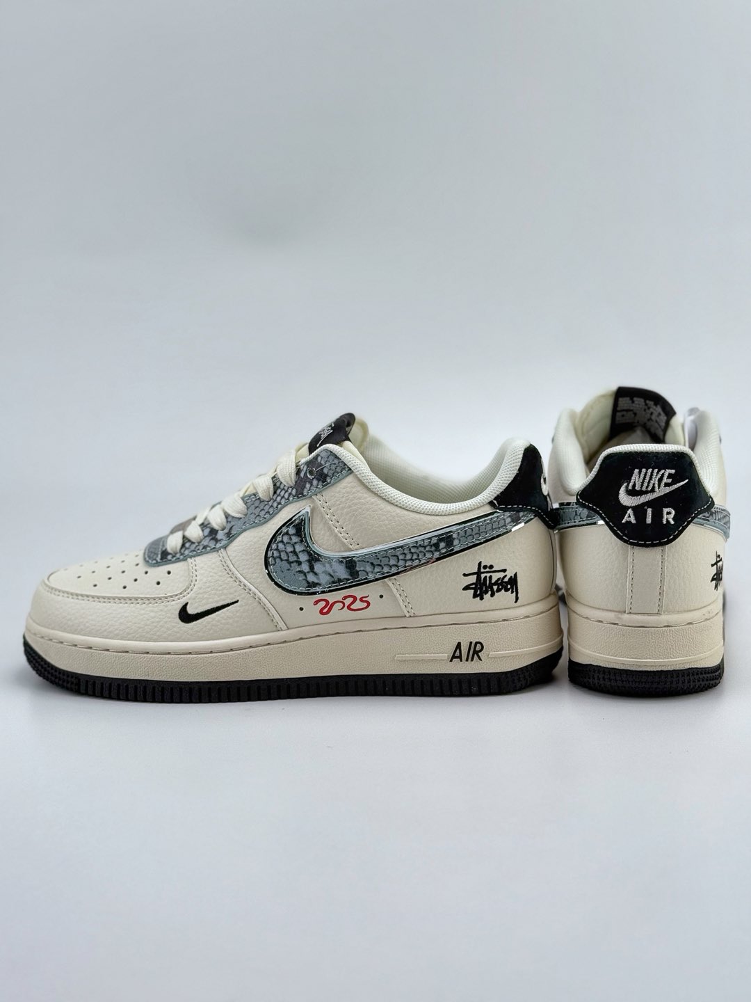 Nike Air Force 1 Low 07 x Stussy 蛇年限定 米黑小钩  XF8698-046