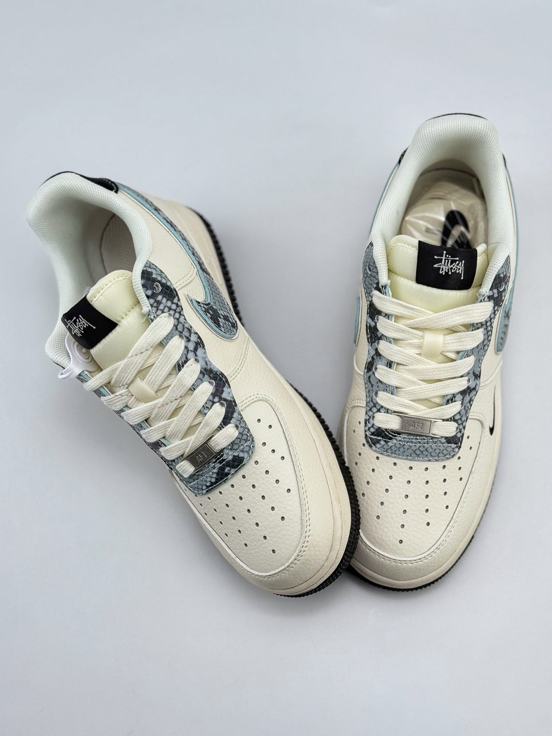 Nike Air Force 1 Low 07 x Stussy 蛇年限定 米黑小钩  XF8698-046