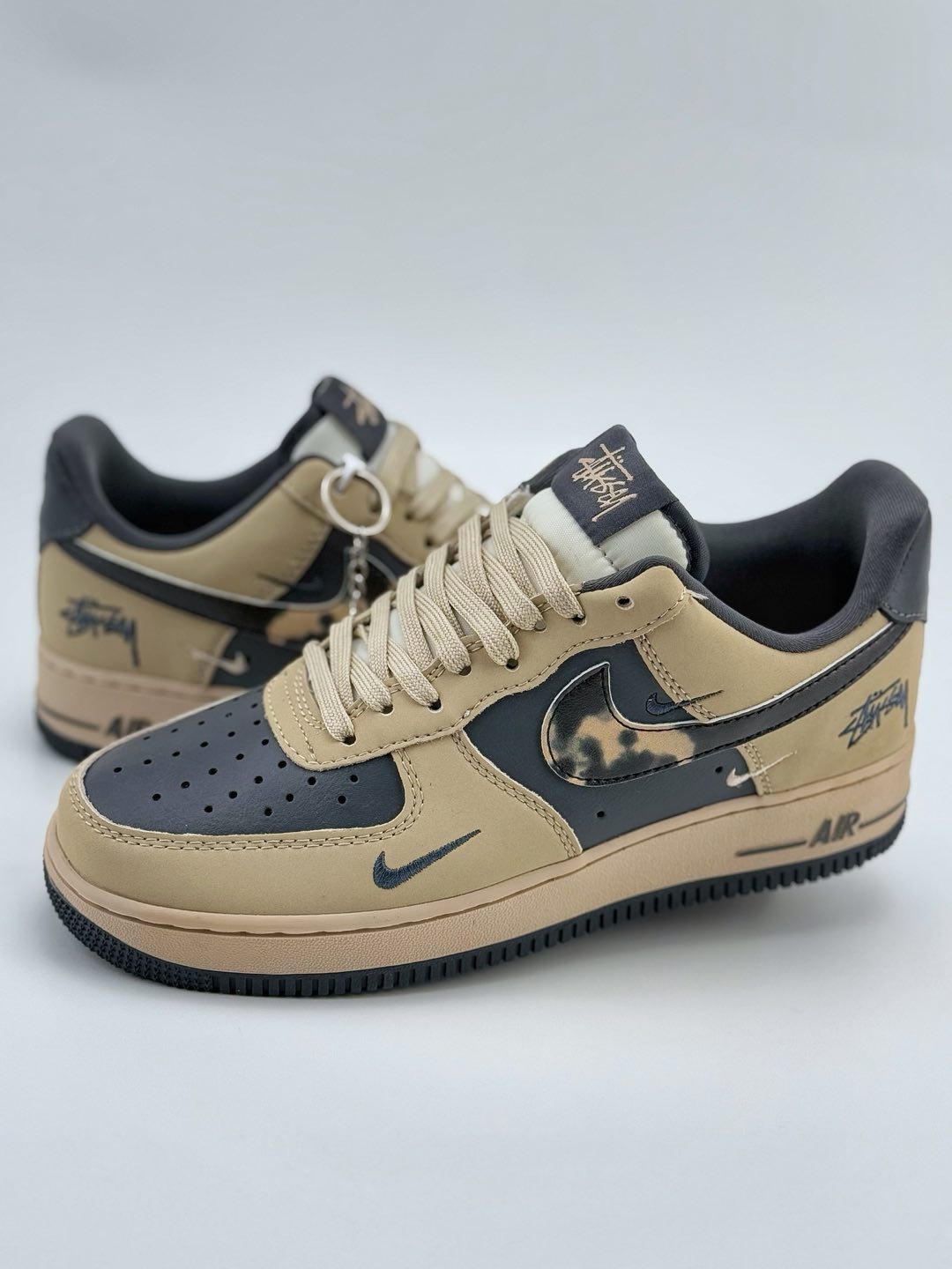 Nike Air Force 1 Low 07 x Stussy 棕灰小钩 KK1988-033