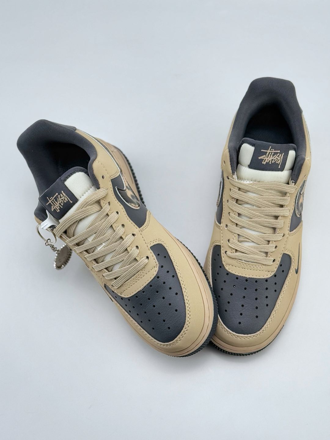 Nike Air Force 1 Low 07 x Stussy 棕灰小钩 KK1988-033