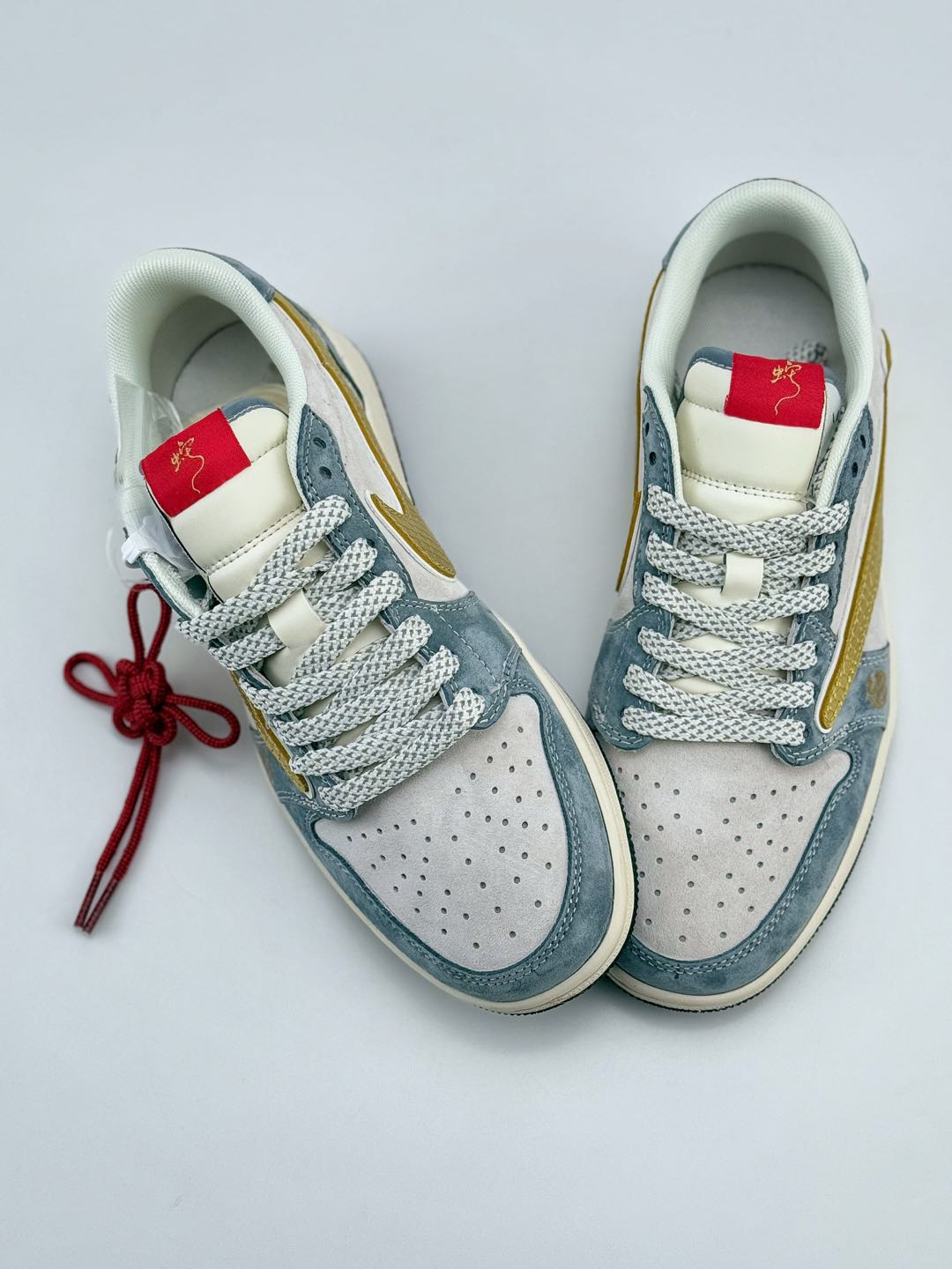 Travis Scott x Nike Air Jordan 1 Low 蛇年限定 Air Jordan 1 Low 反转灰蓝金满天星倒钩 XZ2025-288