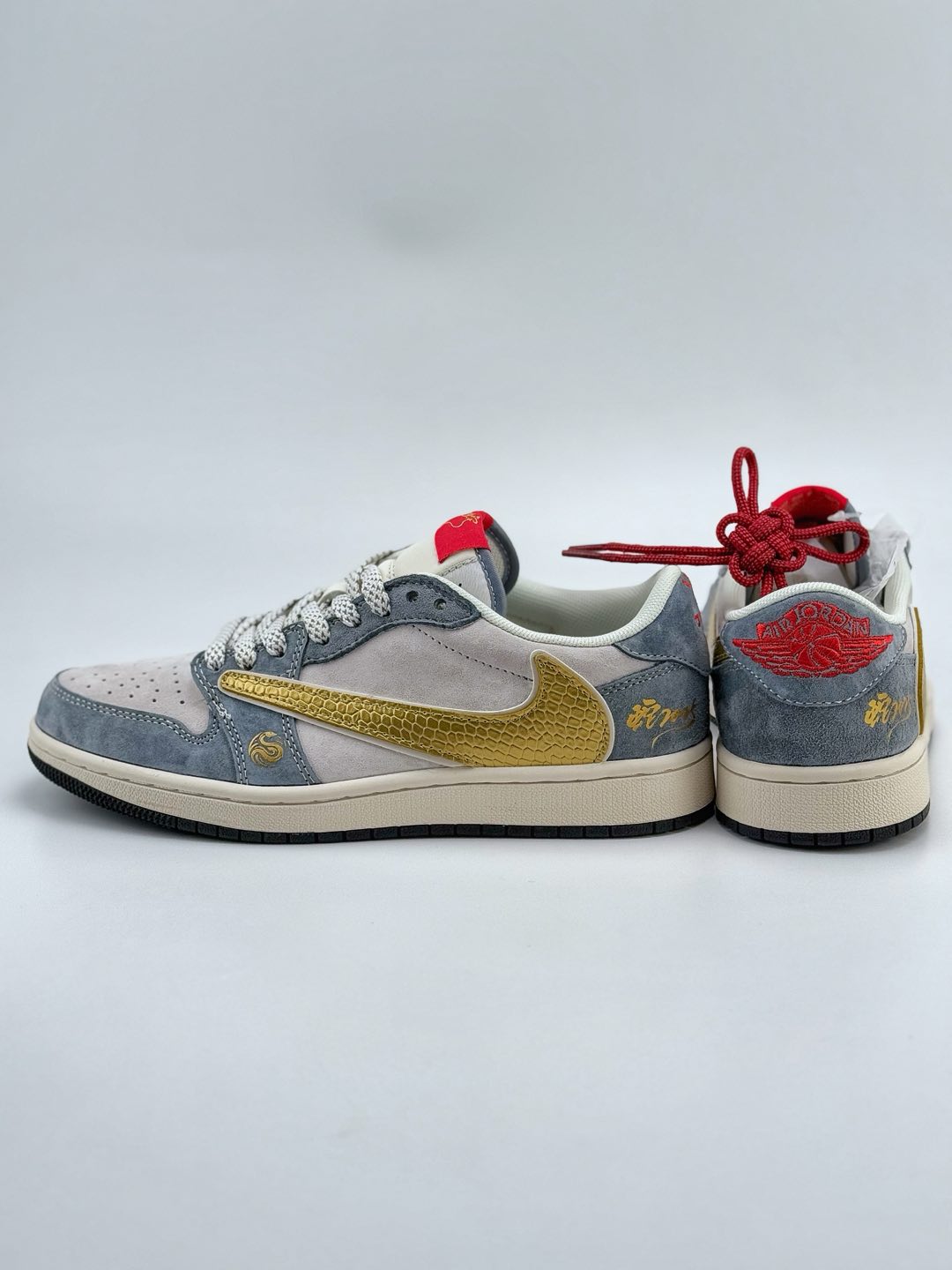 Travis Scott x Nike Air Jordan 1 Low 蛇年限定 Air Jordan 1 Low 反转灰蓝金满天星倒钩 XZ2025-288