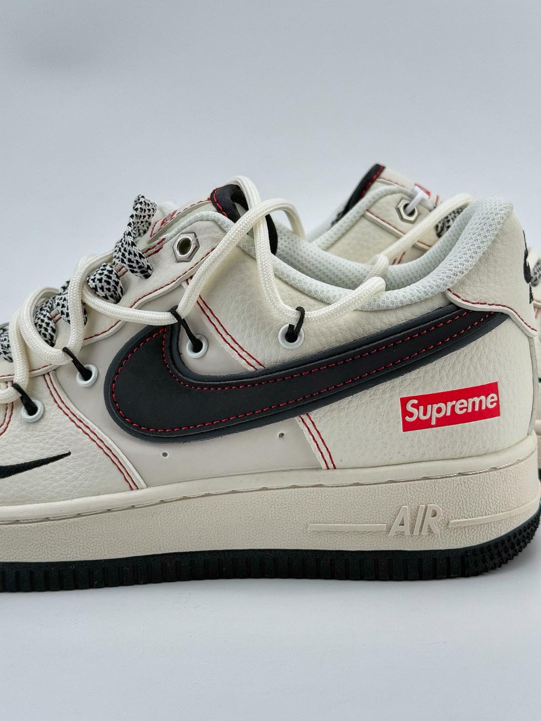 Nike Air Force 1 Low 07 x Supreme 白黑小钩绑带满天星  SJ1198-104