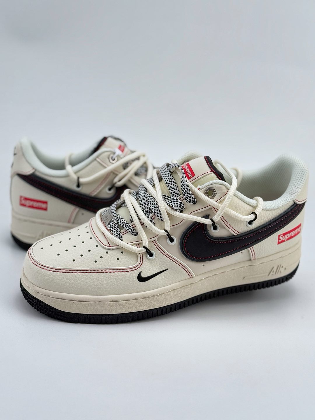 Nike Air Force 1 Low 07 x Supreme 白黑小钩绑带满天星  SJ1198-104