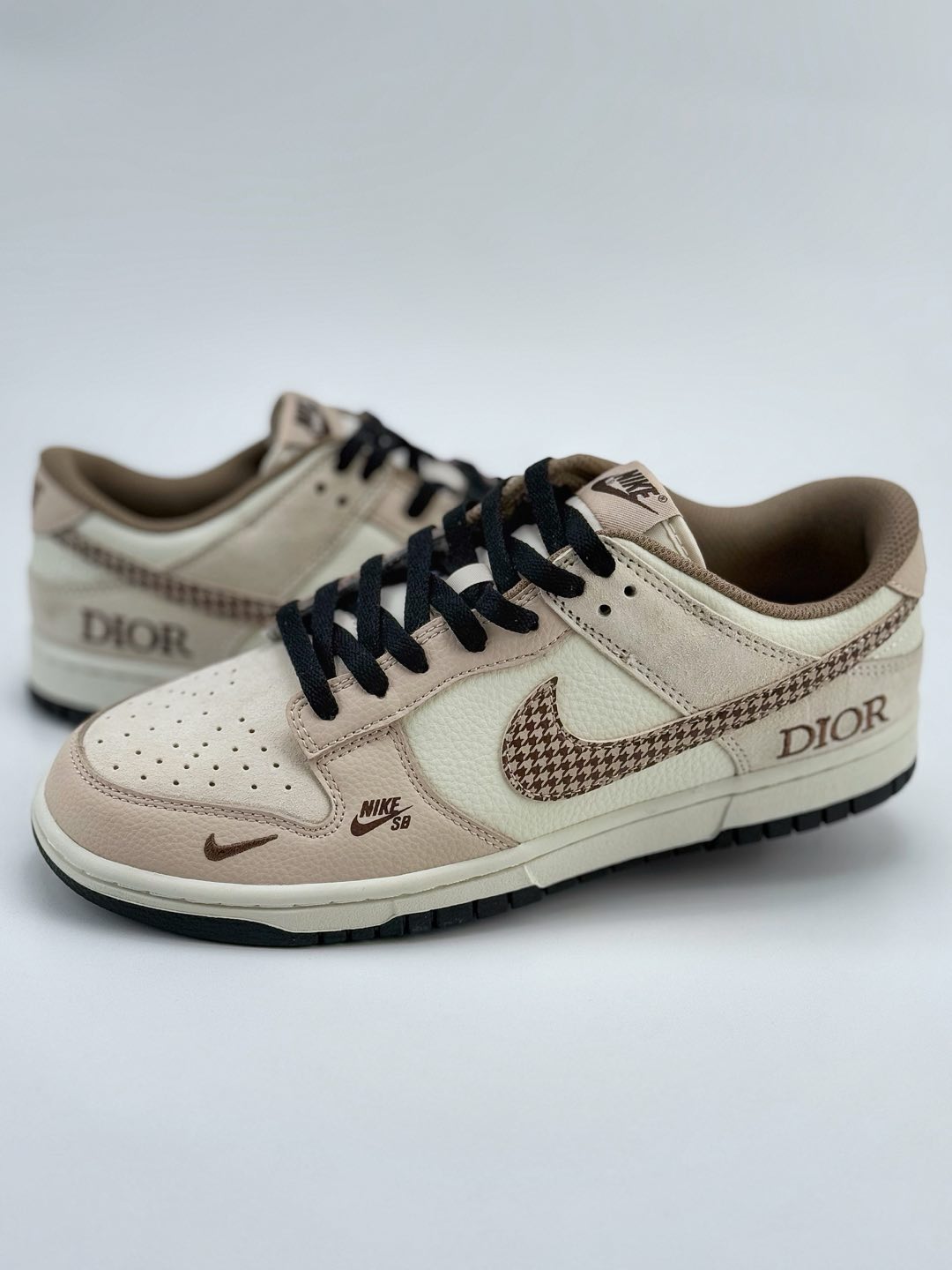 Nike SB Dunk Low x DIOR 白棕小钩  DJ2024-097