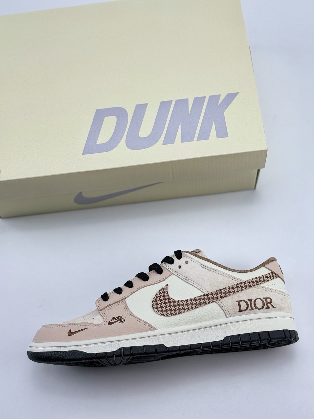 Nike SB Dunk Low x DIOR 白棕小钩  DJ2024-097