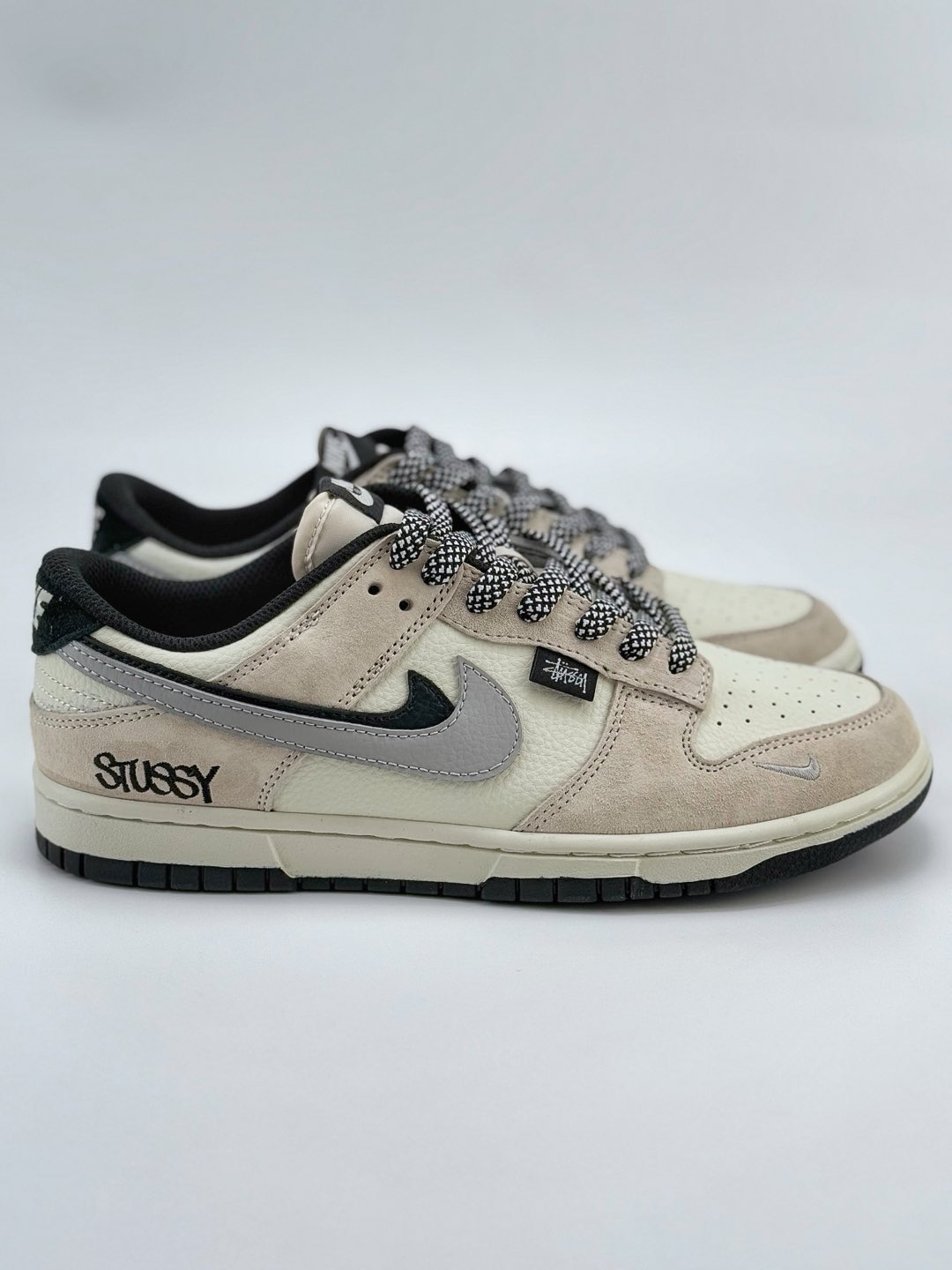 Nike SB Dunk Low x Stussy 白黑灰双钩满天星  DJ2024-061