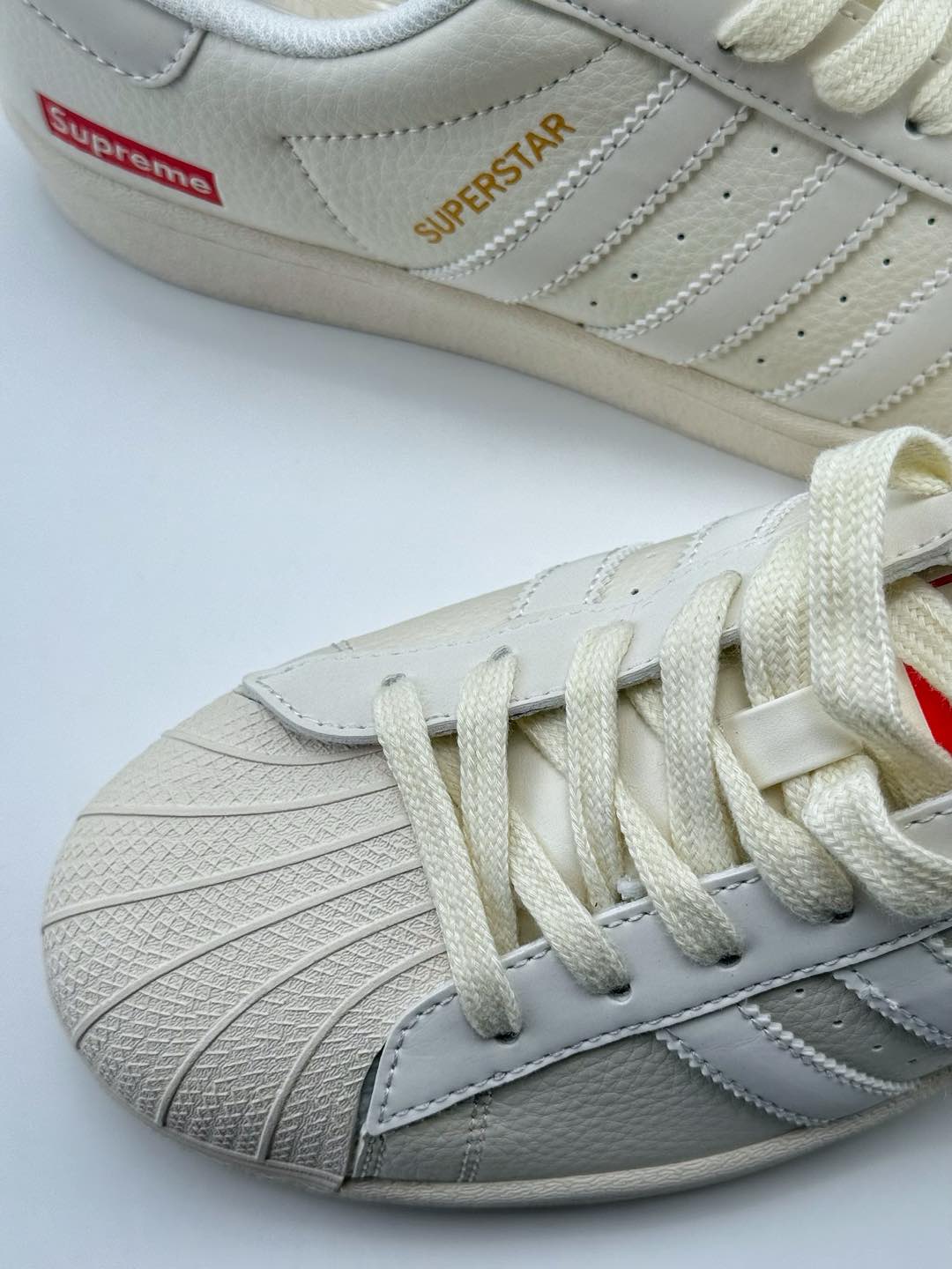 AD Originals Superstar x Supreme 奶白   BZ2510