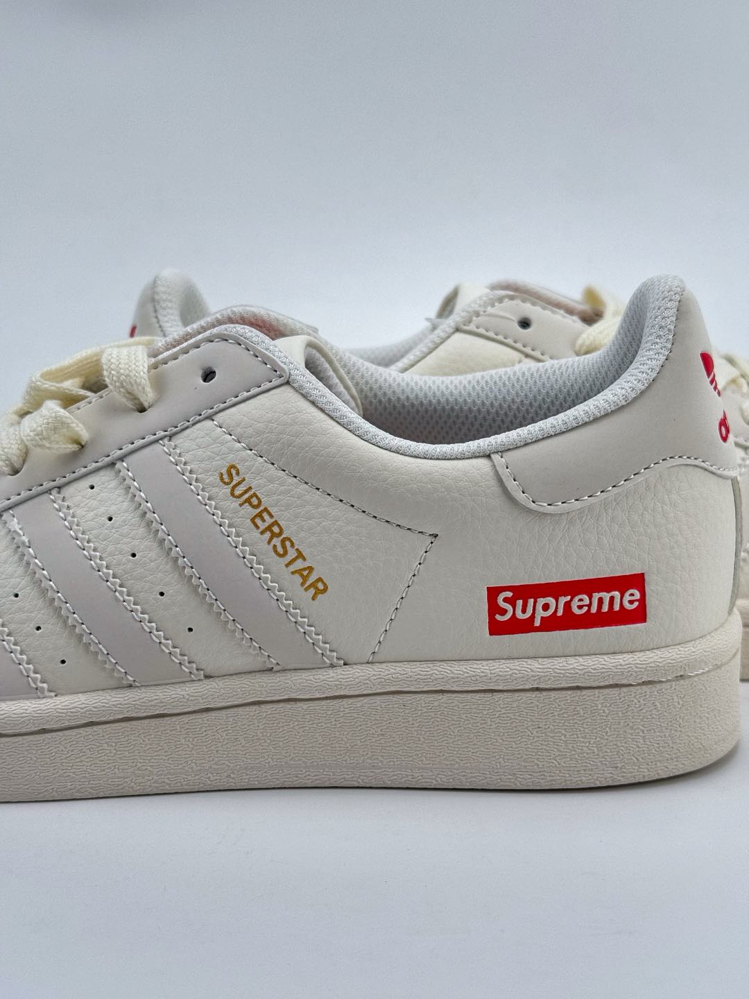 AD Originals Superstar x Supreme 奶白   BZ2510