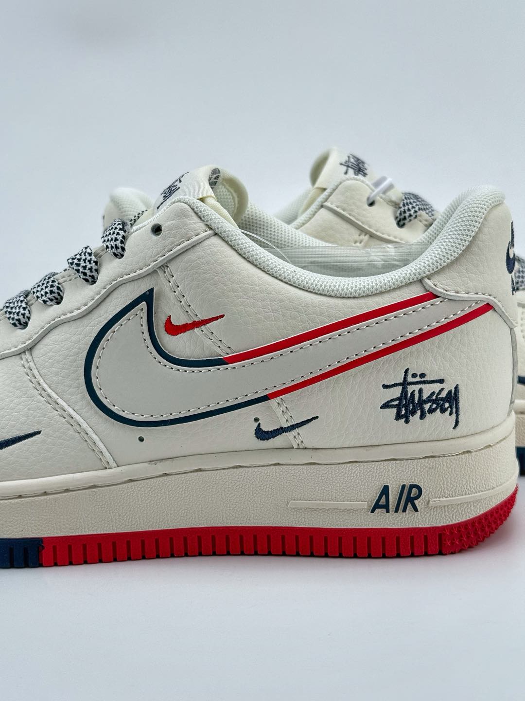 Nike Air Force 1 Low 07 x Stussy 白蓝红三小钩满天星  HD2256-606