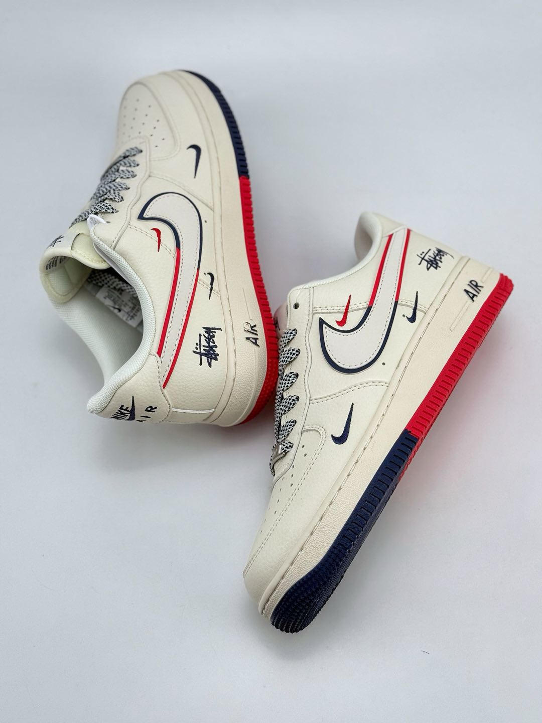 Nike Air Force 1 Low 07 x Stussy 白蓝红三小钩满天星  HD2256-606