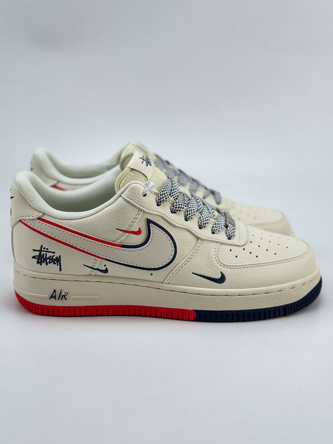 Nike Air Force 1 Low 07 x Stussy 白蓝红三小钩满天星  HD2256-606