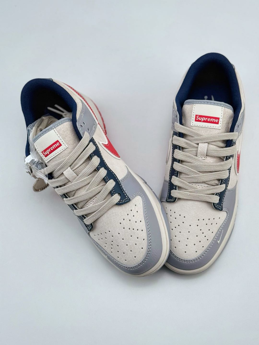 Nike SB Dunk Low x Supreme 灰蓝小钩  DM6688-045