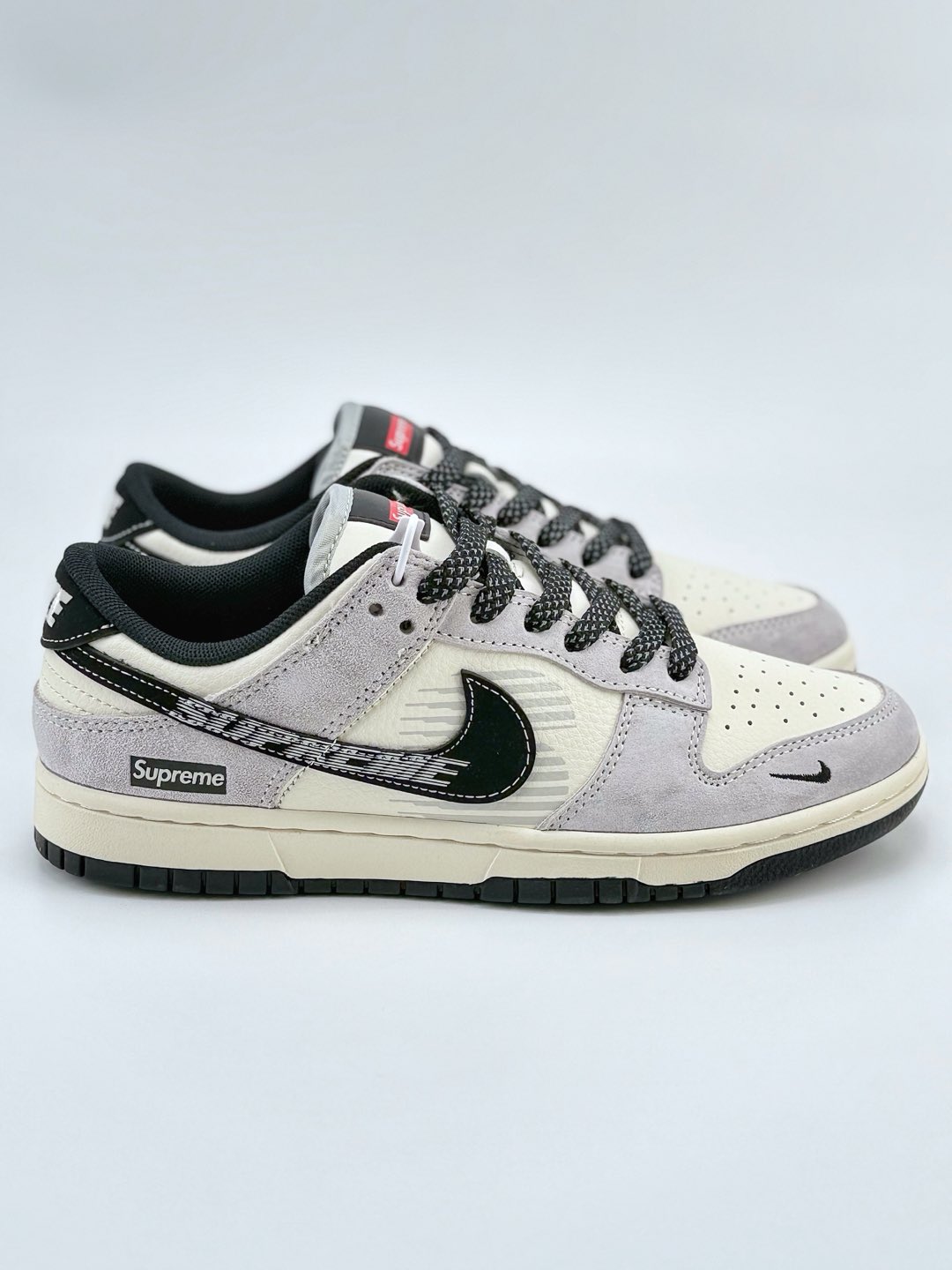 NIKE SB Dunk Low x Supreme 白灰黑小钩满天星  XF8698-047