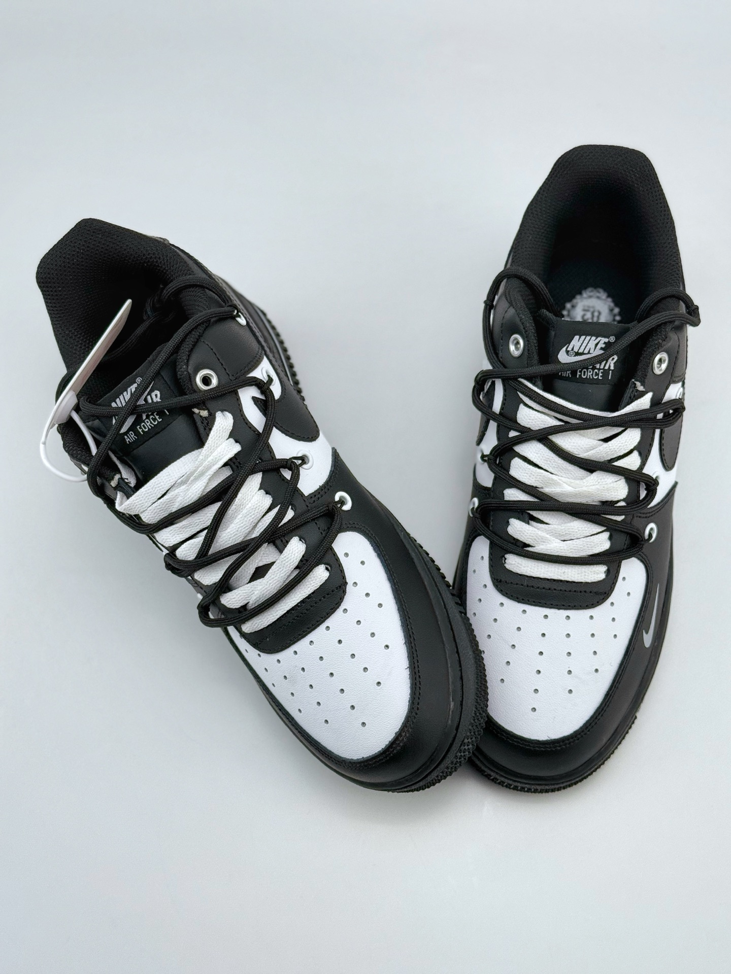 Nike Air Force 1 Low 07 黑白小钩绑带 笑脸贴布  CV9879-542