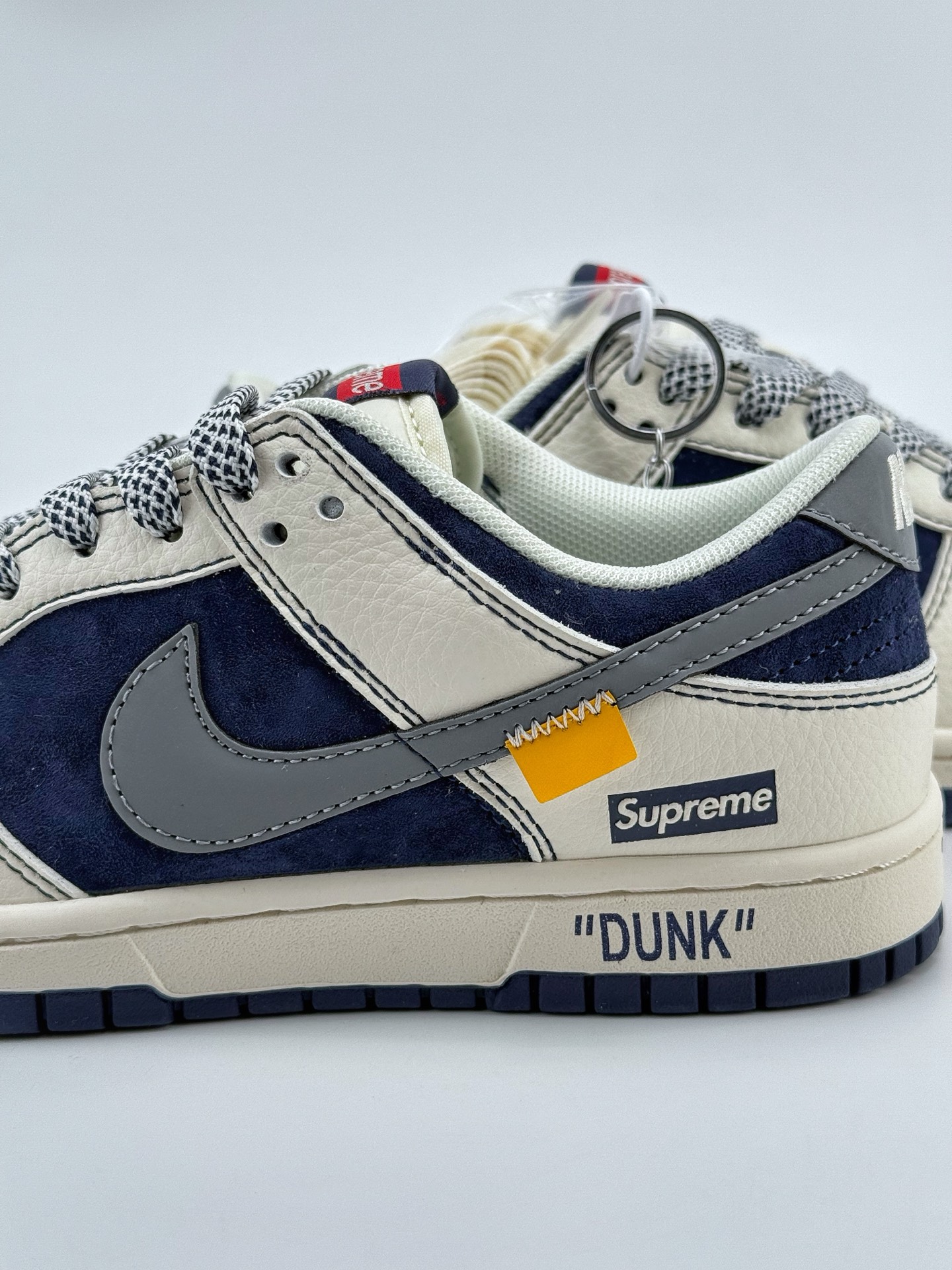 Nike SB Dunk Low x Supreme 白蓝灰小钩满天星 DM6868-035