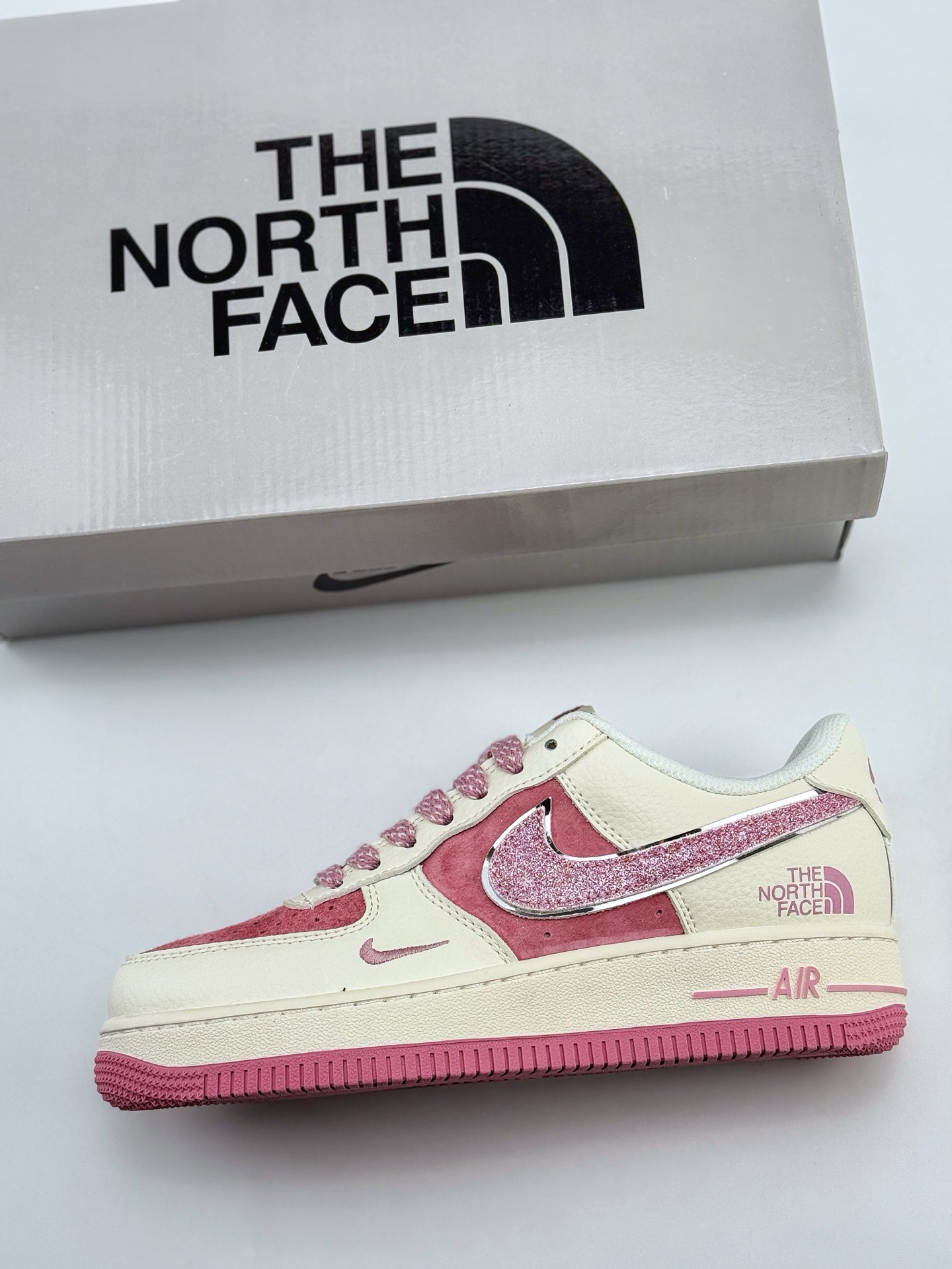 Nike Air Force 1 Low 07 x The North Face 白粉小钩满天星 QY6818-538