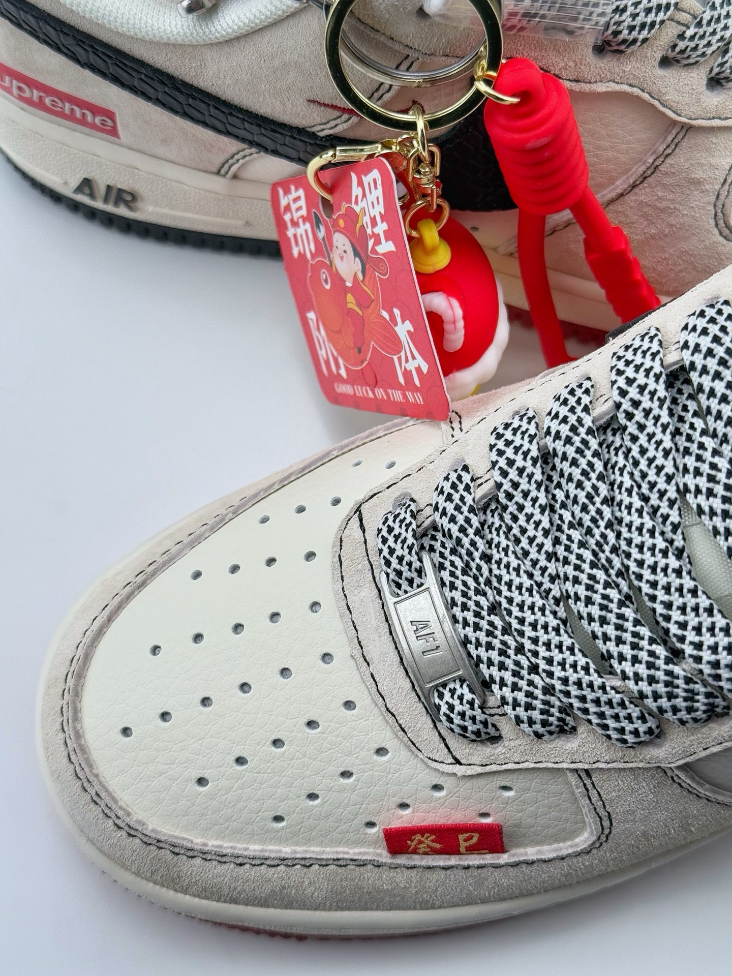 Nike Air Force 1 Low 07 x Supreme 蛇年限定 米红小钩满天星 HH7518-033