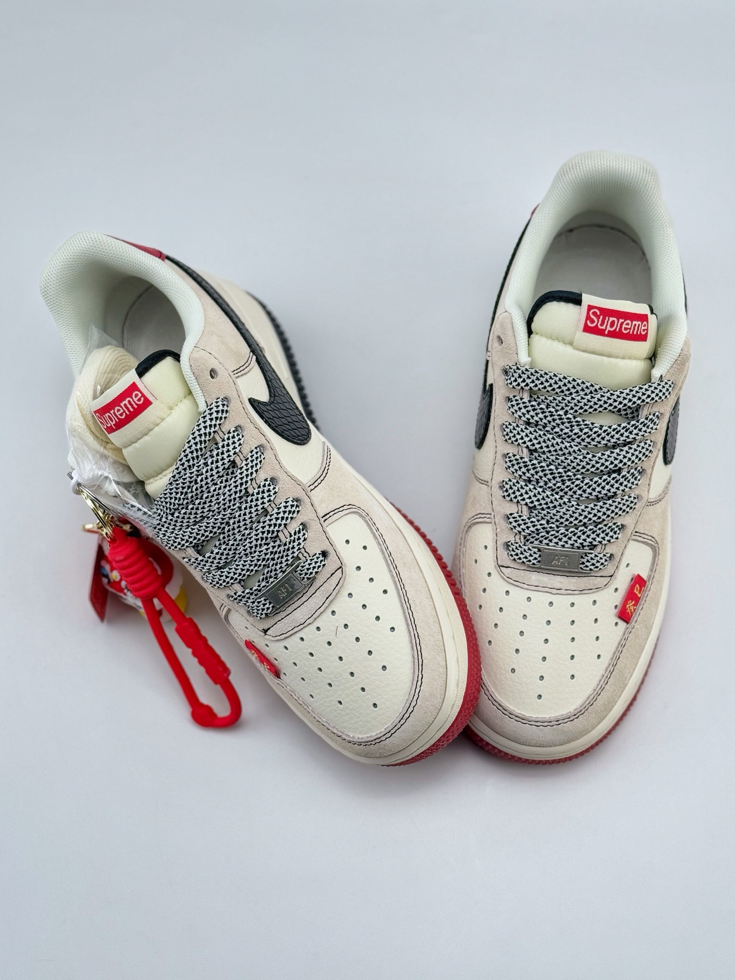 Nike Air Force 1 Low 07 x Supreme 蛇年限定 米红小钩满天星 HH7518-033