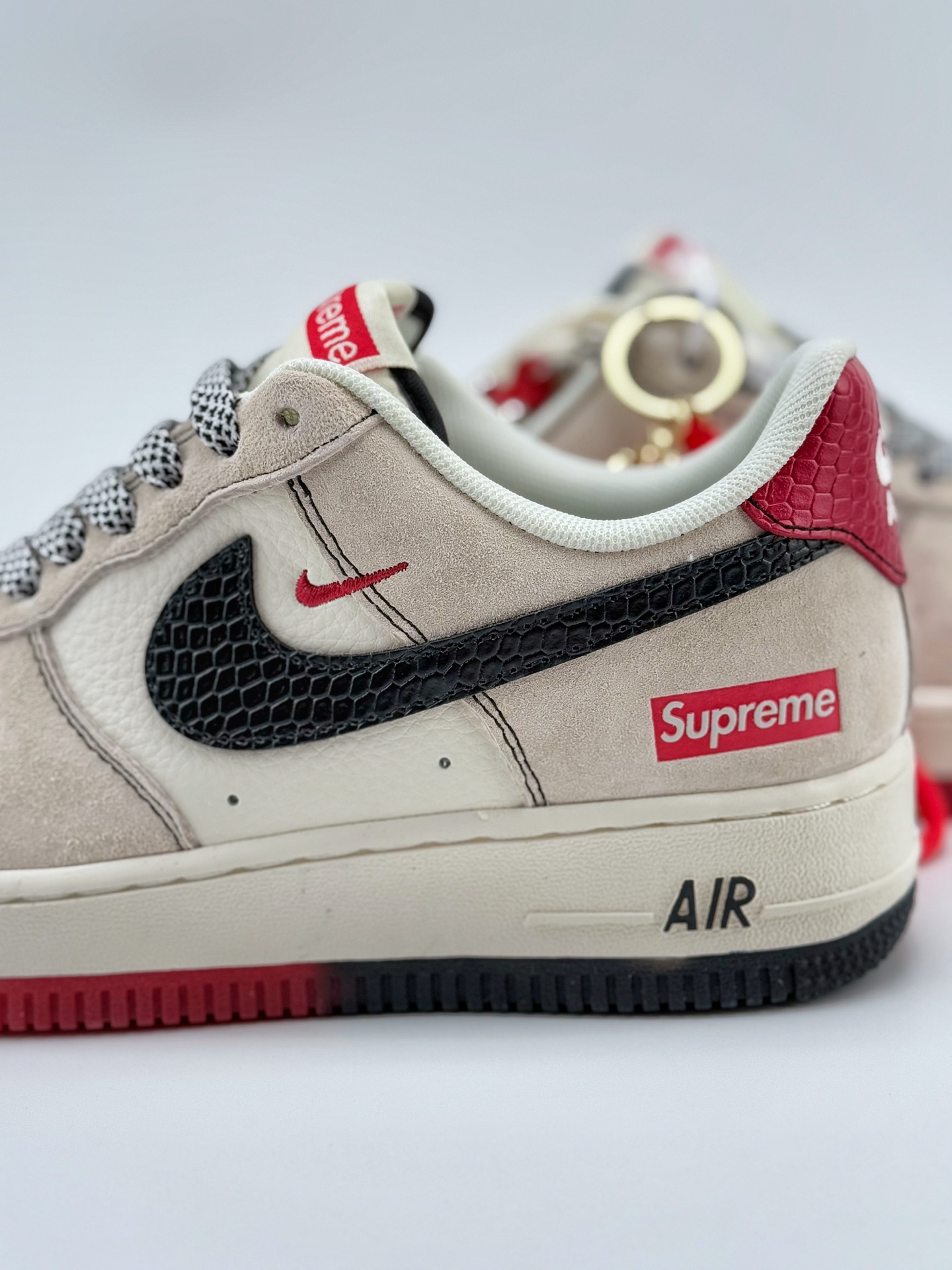 Nike Air Force 1 Low 07 x Supreme 蛇年限定 米红小钩满天星 HH7518-033