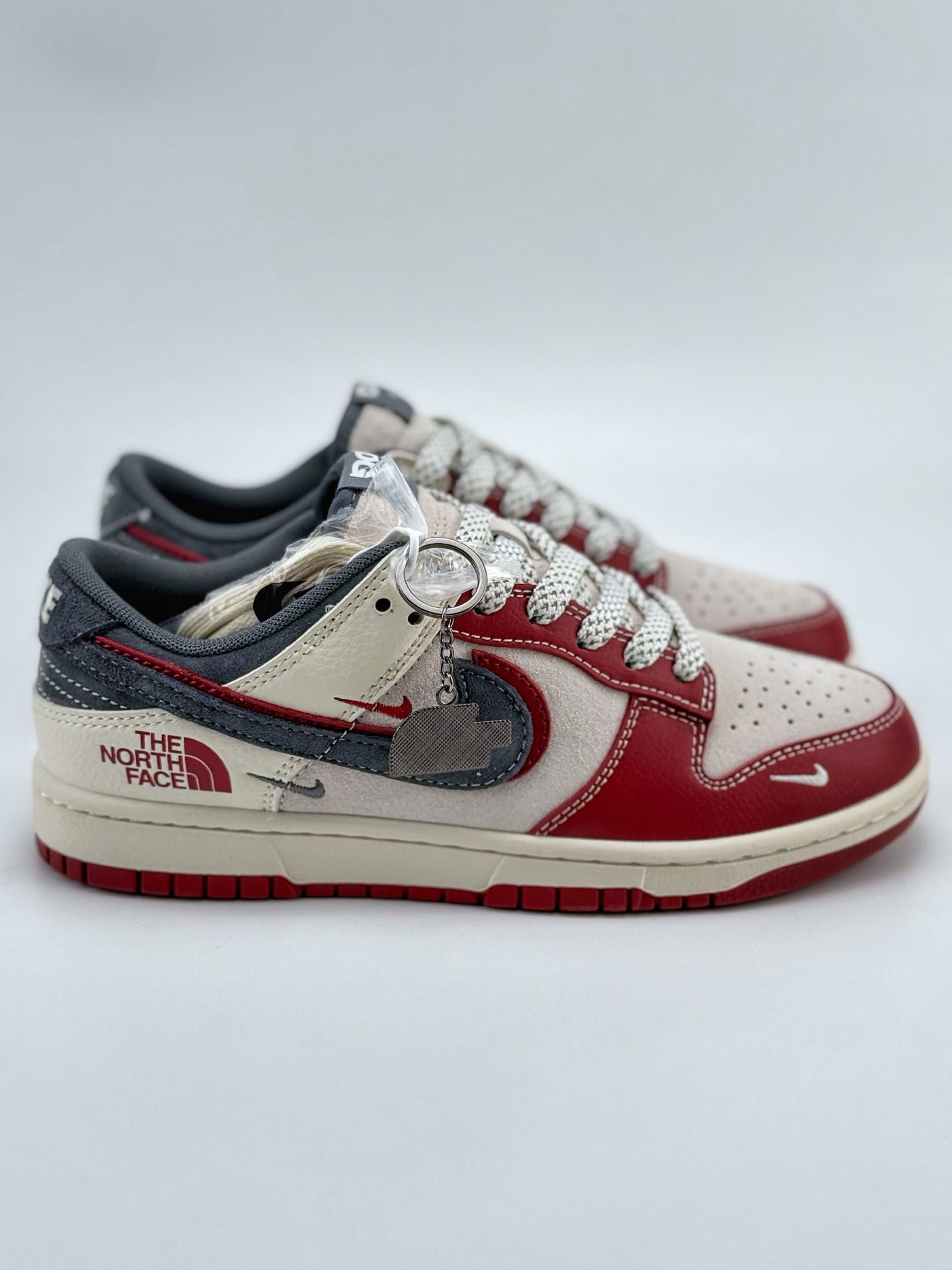 Nike SB Dunk Low x The North Face x CDG 白红灰三小钩满天星 DM6868-042