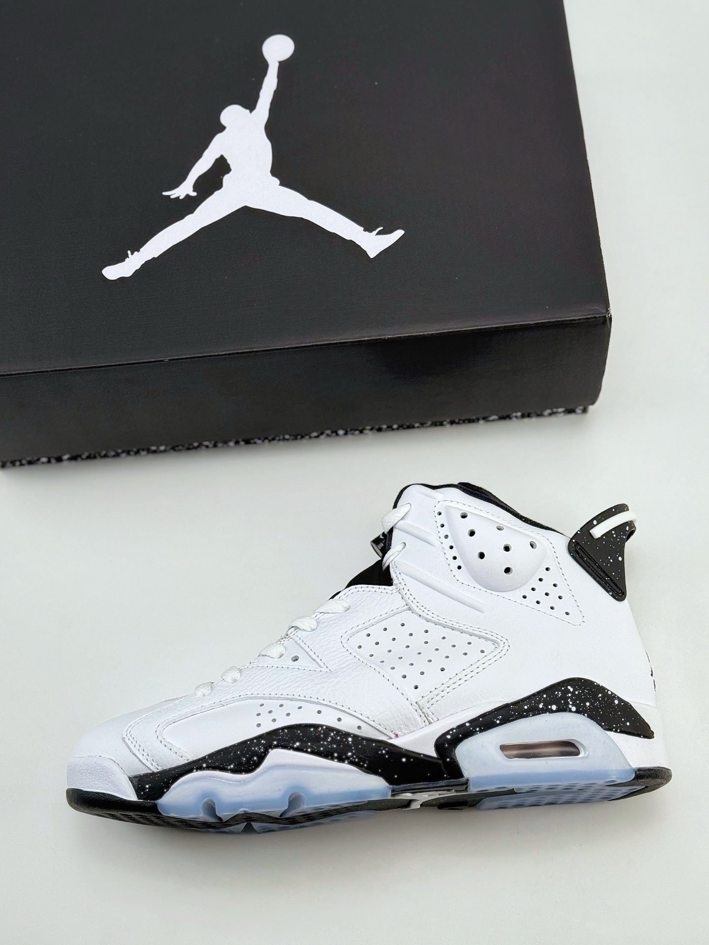 Air Jordan 6 Retro ”Reverse Oreo” 白蓝 2024版 潮流复古篮球鞋 CT8529-112