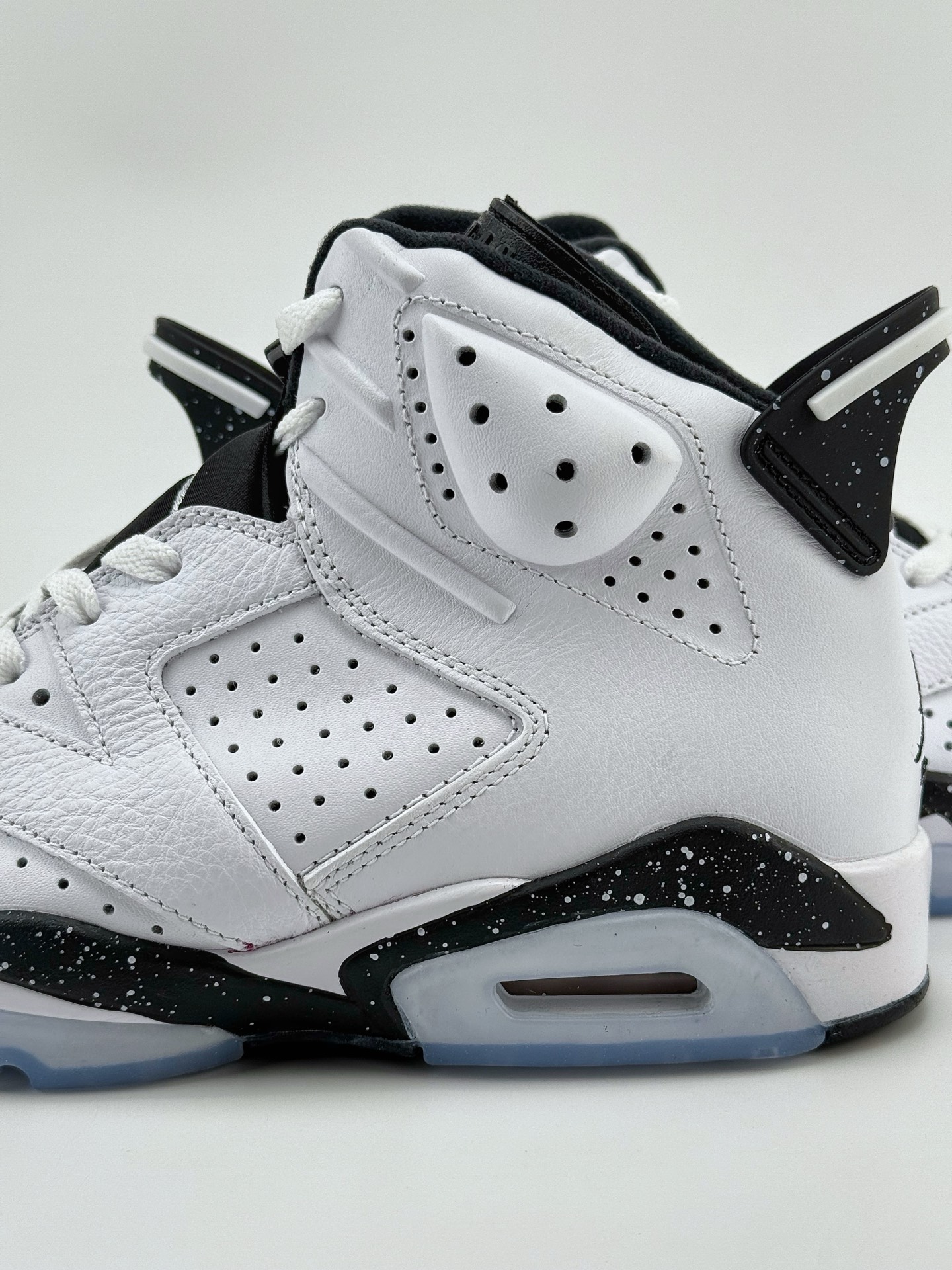 Air Jordan 6 Retro ”Reverse Oreo” 白蓝 2024版 潮流复古篮球鞋 CT8529-112